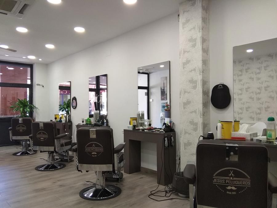 Afeitado de barba: Peluquería de Jesús Peluqueros Afeitado de barba: Peluquería de Jesús Peluqueros