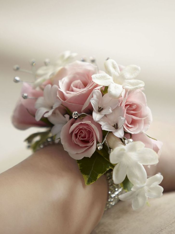 TOCADOS Y ACCESORIOS NOVIAS, COMUNION. ARTESANÍA FLOR PRESERVADA, ENCARGO : Servicios de C. López TOCADOS Y ACCESORIOS NOVIAS, COMUNION. ARTESANÍA FLOR PRESERVADA, ENCARGO : Servicios de C. López