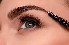 Diseño de cejas: Servicios de C. López Diseño de cejas: Servicios de C. López