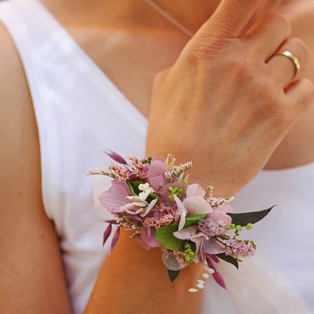 TOCADOS Y ACCESORIOS NOVIAS, COMUNION. ARTESANÍA FLOR PRESERVADA, ENCARGO : Servicios de Beauty Channel TOCADOS Y ACCESORIOS NOVIAS, COMUNION. ARTESANÍA FLOR PRESERVADA, ENCARGO : Servicios de Beauty Channel