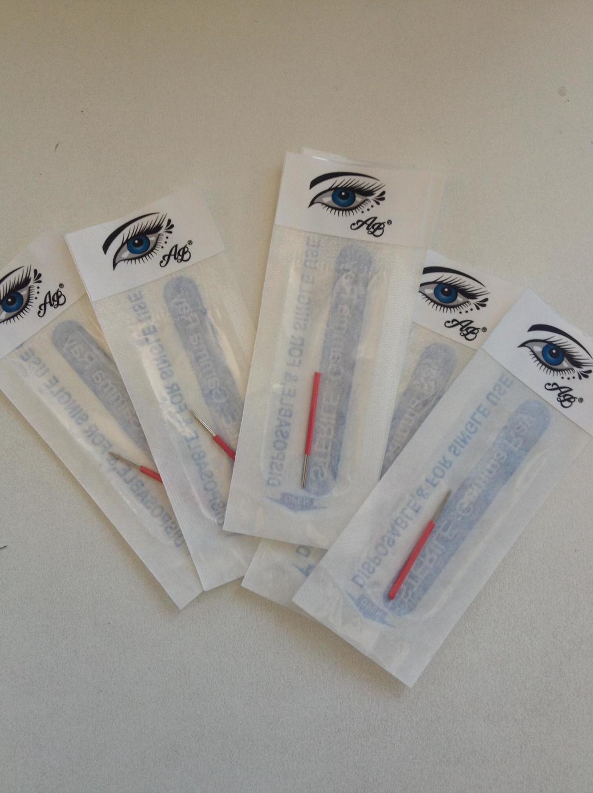 Venta de productos extensiones de pestañas, microblading cejas: Servicios de C. López Venta de productos extensiones de pestañas, microblading cejas: Servicios de C. López