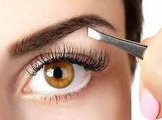 Diseño de cejas: Servicios de C. López Diseño de cejas: Servicios de C. López