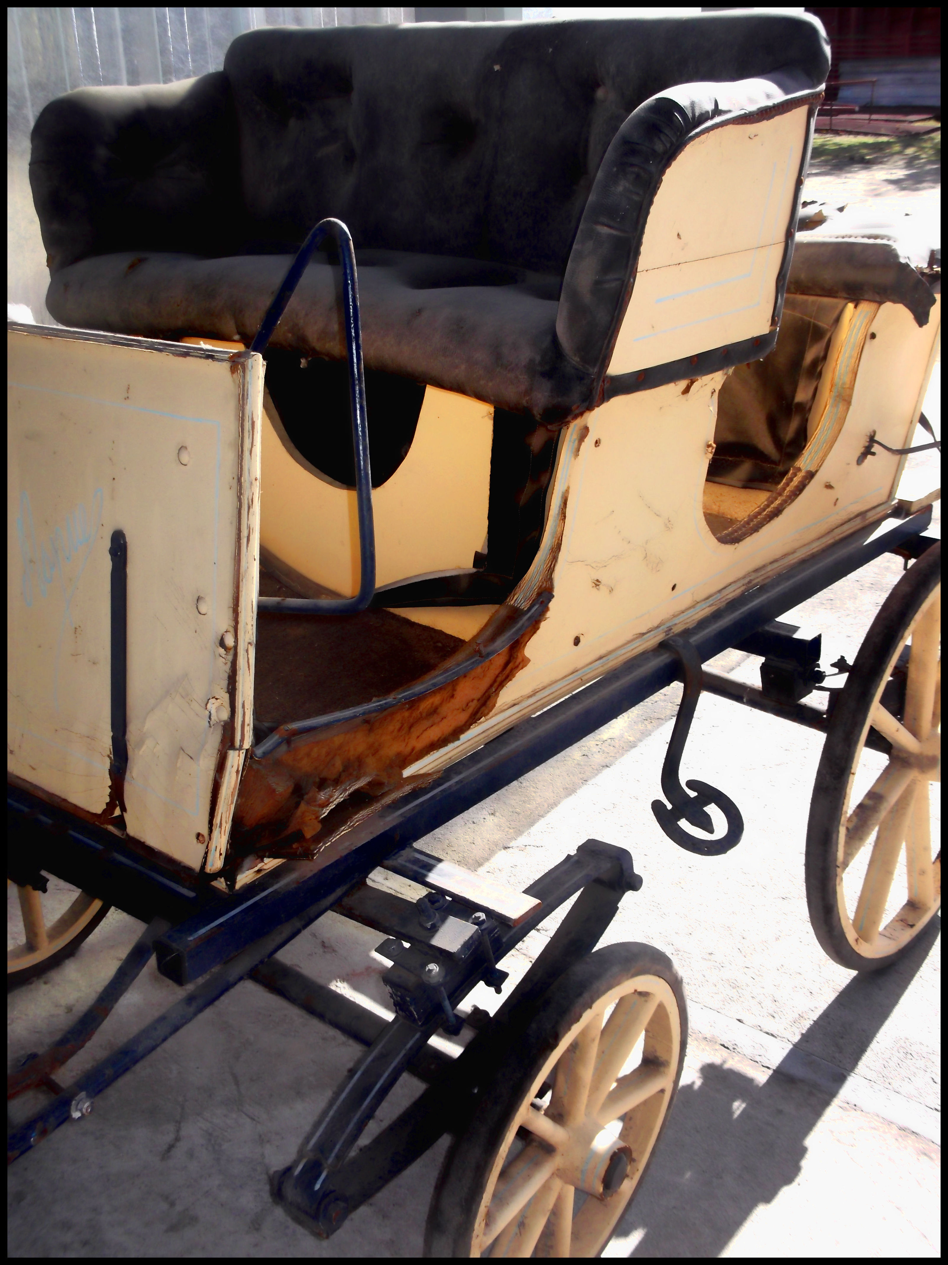 CALESA DE PASEO PARA RESTAURAR: Catálogo de Autodesguaces De Blas CALESA DE PASEO PARA RESTAURAR: Catálogo de Autodesguaces De Blas