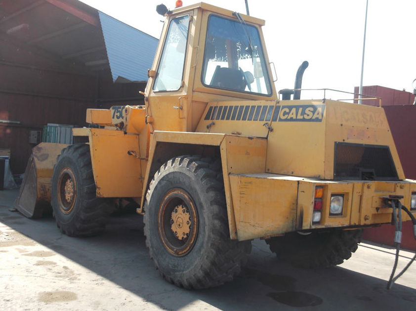 MAQUINA CON PALA CARGADORA: Catálogo de Autodesguaces De Blas MAQUINA CON PALA CARGADORA: Catálogo de Autodesguaces De Blas