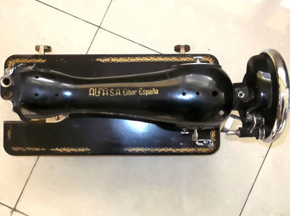 MAQUINAS DE COSER ANTIGUAS SIGMA Y ALFA: Catálogo de Autodesguaces De Blas MAQUINAS DE COSER ANTIGUAS SIGMA Y ALFA: Catálogo de Autodesguaces De Blas