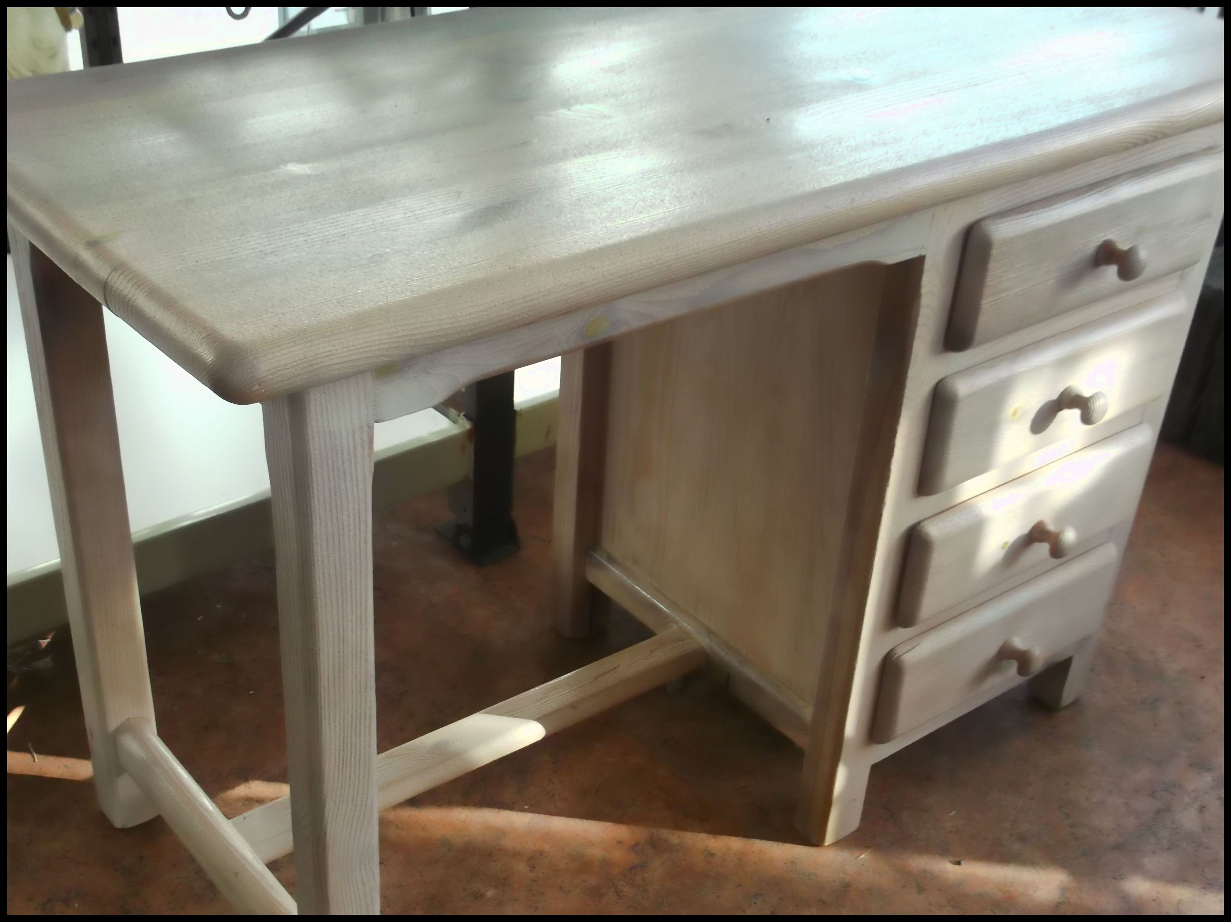 MESA ESCRITORIO ESTILO PROVENZAL EN BUEN ESTADO : Catálogo de Autodesguaces De Blas MESA ESCRITORIO ESTILO PROVENZAL EN BUEN ESTADO : Catálogo de Autodesguaces De Blas