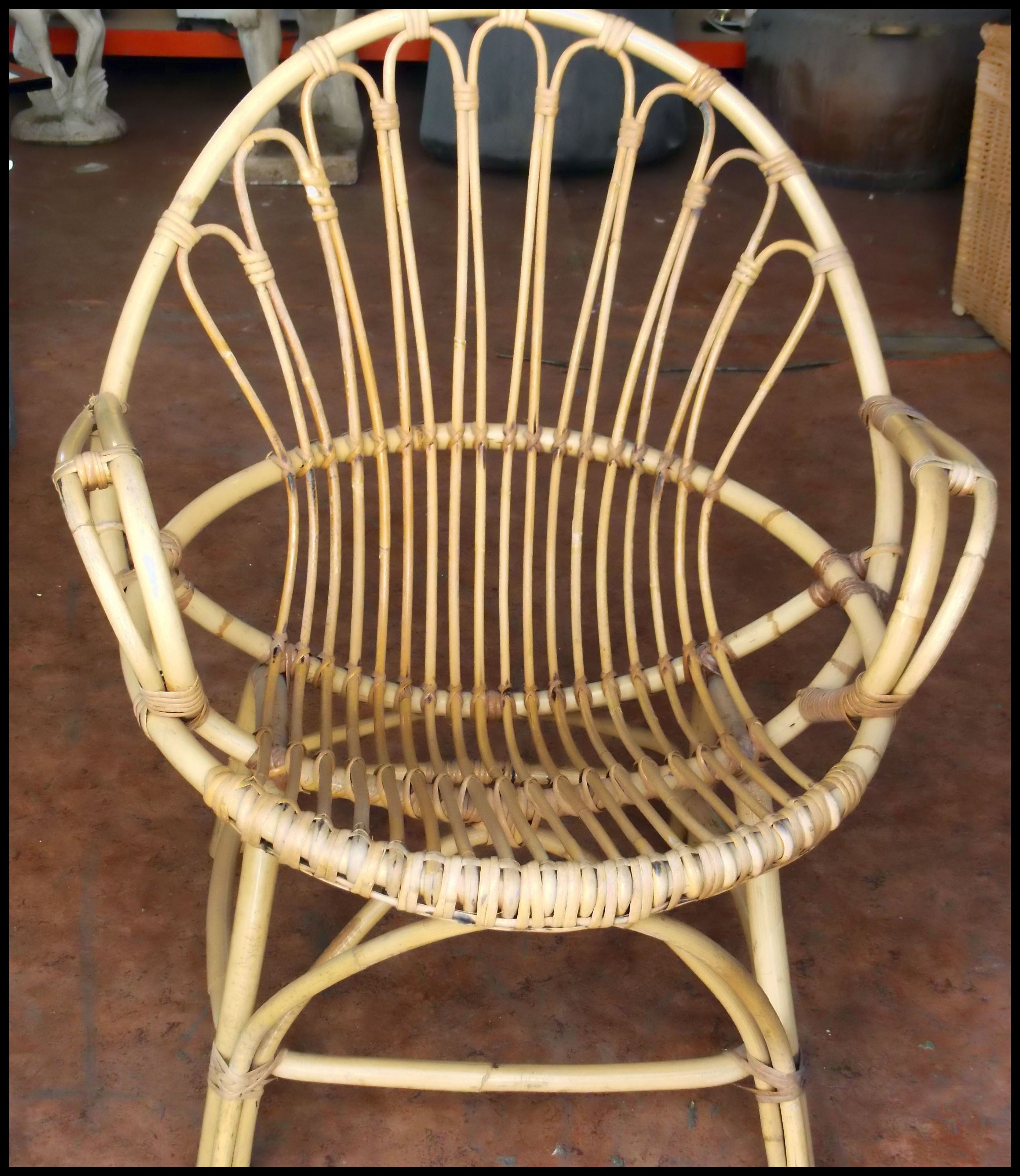 SILLA DE MIMBRE OVALADA EN PERFECTO ESTADO: Catálogo de Autodesguaces De Blas SILLA DE MIMBRE OVALADA EN PERFECTO ESTADO: Catálogo de Autodesguaces De Blas