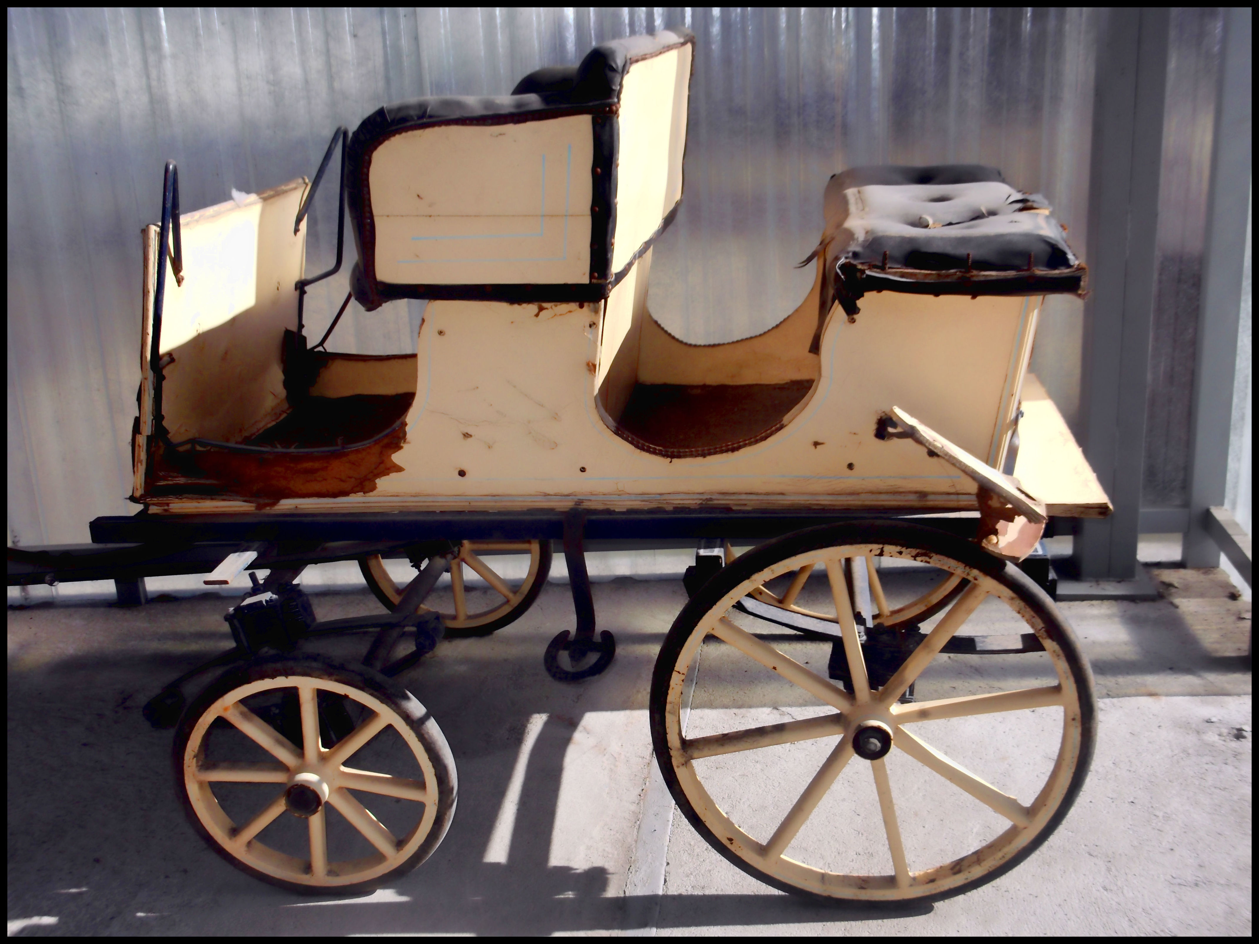 CALESA DE PASEO PARA RESTAURAR: Catálogo de Autodesguaces De Blas CALESA DE PASEO PARA RESTAURAR: Catálogo de Autodesguaces De Blas