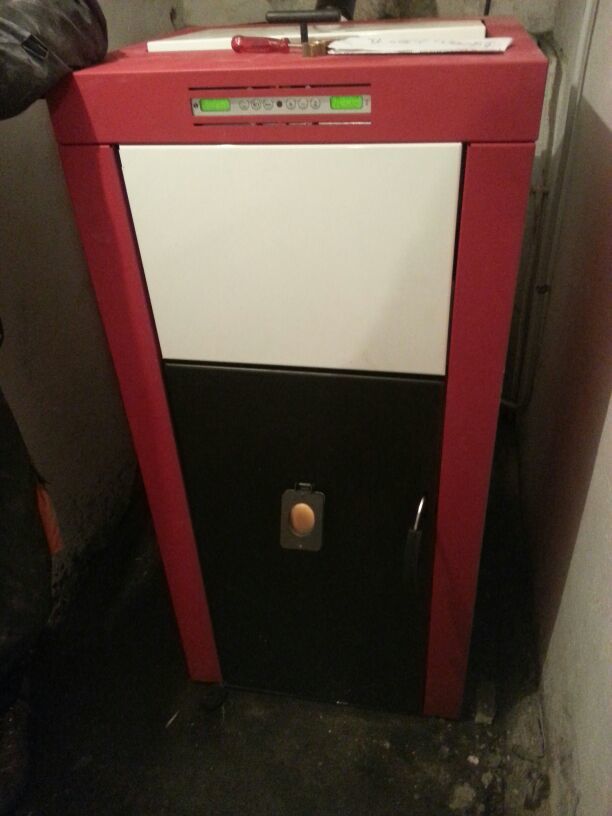 EDILKAMIN BASIC 18 kw: Productos de Instalaciones Hermanos Munuera EDILKAMIN BASIC 18 kw: Productos de Instalaciones Hermanos Munuera