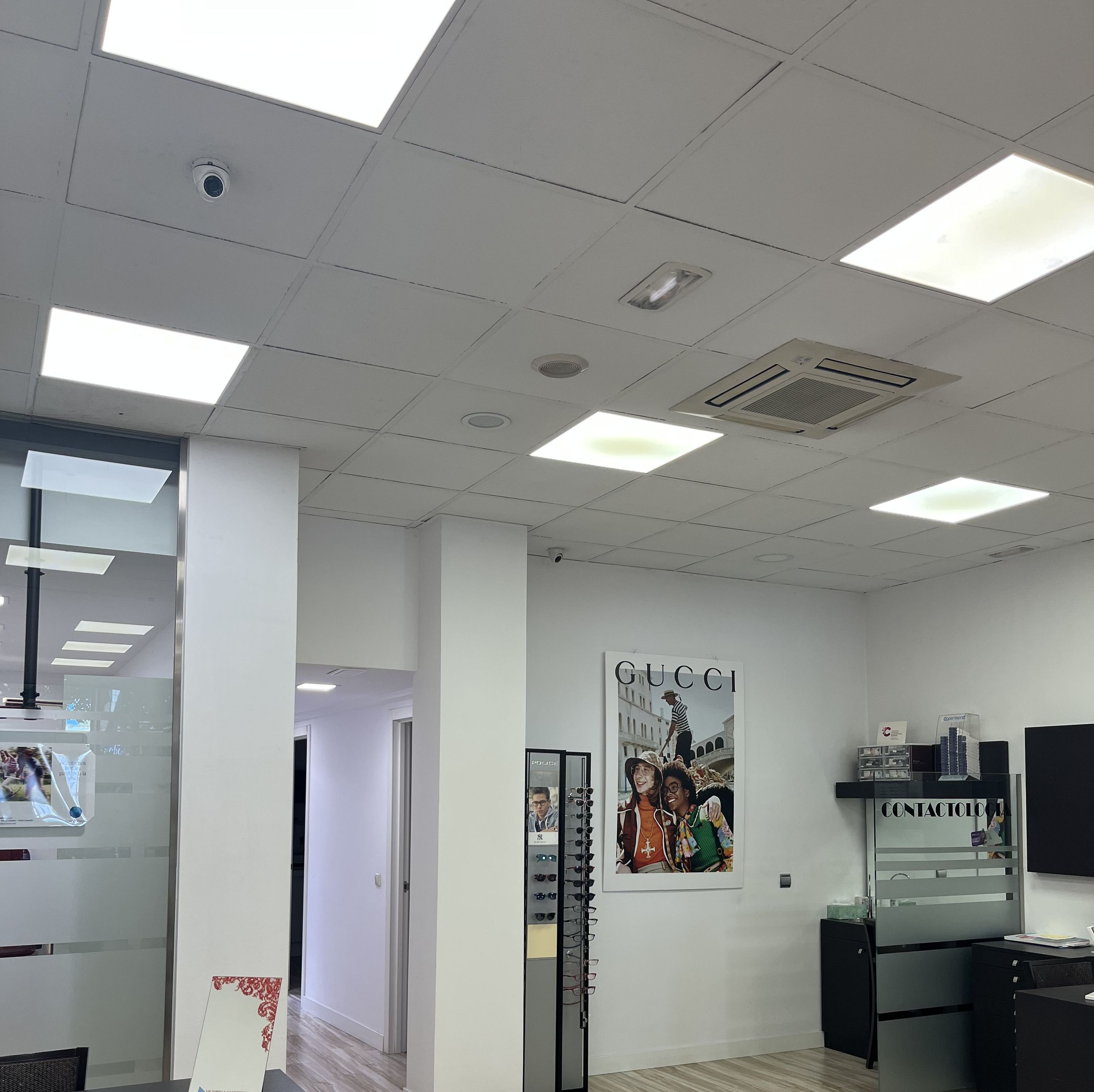 Foto 6 de Ópticas en  | Centro Óptico Real XXI