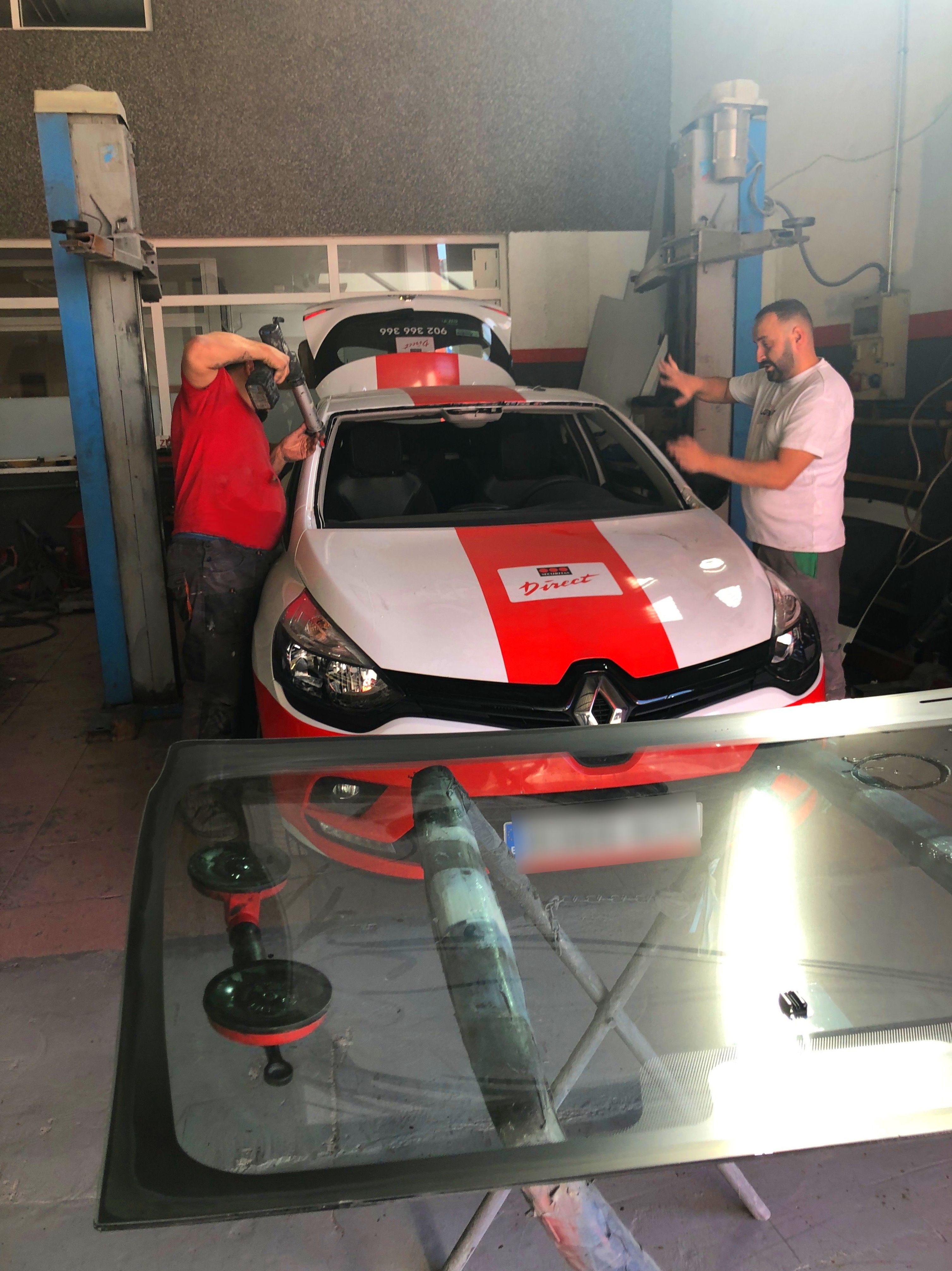 Cambio de lunas: Servicios de Lumarcar Tenerife Cambio de lunas: Servicios de Lumarcar Tenerife
