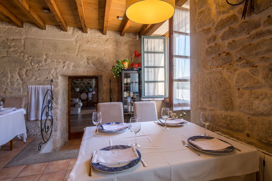 Vinos Tintos: Hotel Restaurante de Hotel Restaurante Asador de Roxos Vinos Tintos: Hotel Restaurante de Hotel Restaurante Asador de Roxos