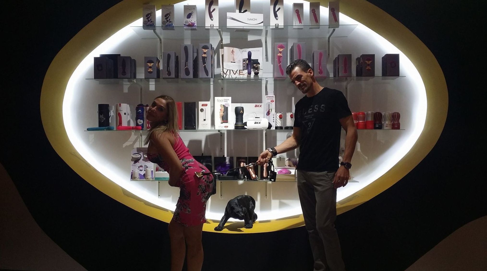 SELECCIÓN EROTECA ORGASMS: Tienda física de Eroteca Orgasms SELECCIÓN EROTECA ORGASMS: Tienda física de Eroteca Orgasms