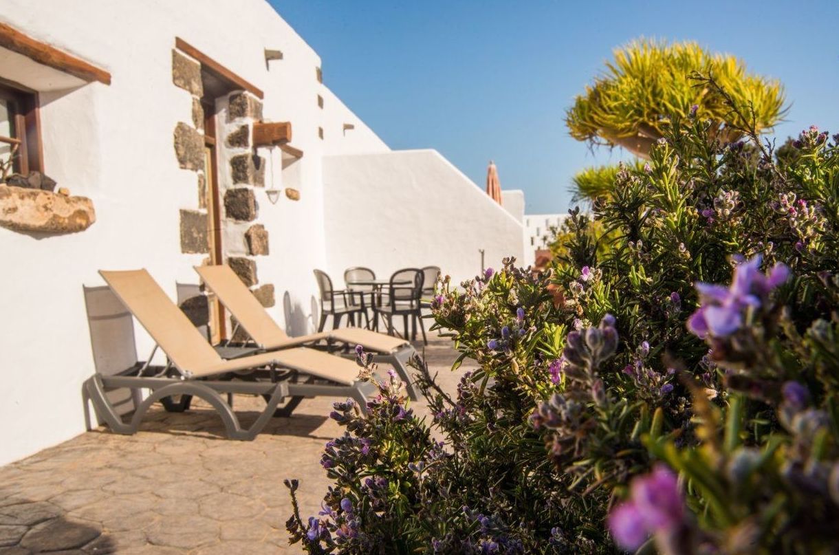 Ofertas 2021-2022: Apartamentos y estudios de Finca Isabel Ofertas 2021-2022: Apartamentos y estudios de Finca Isabel