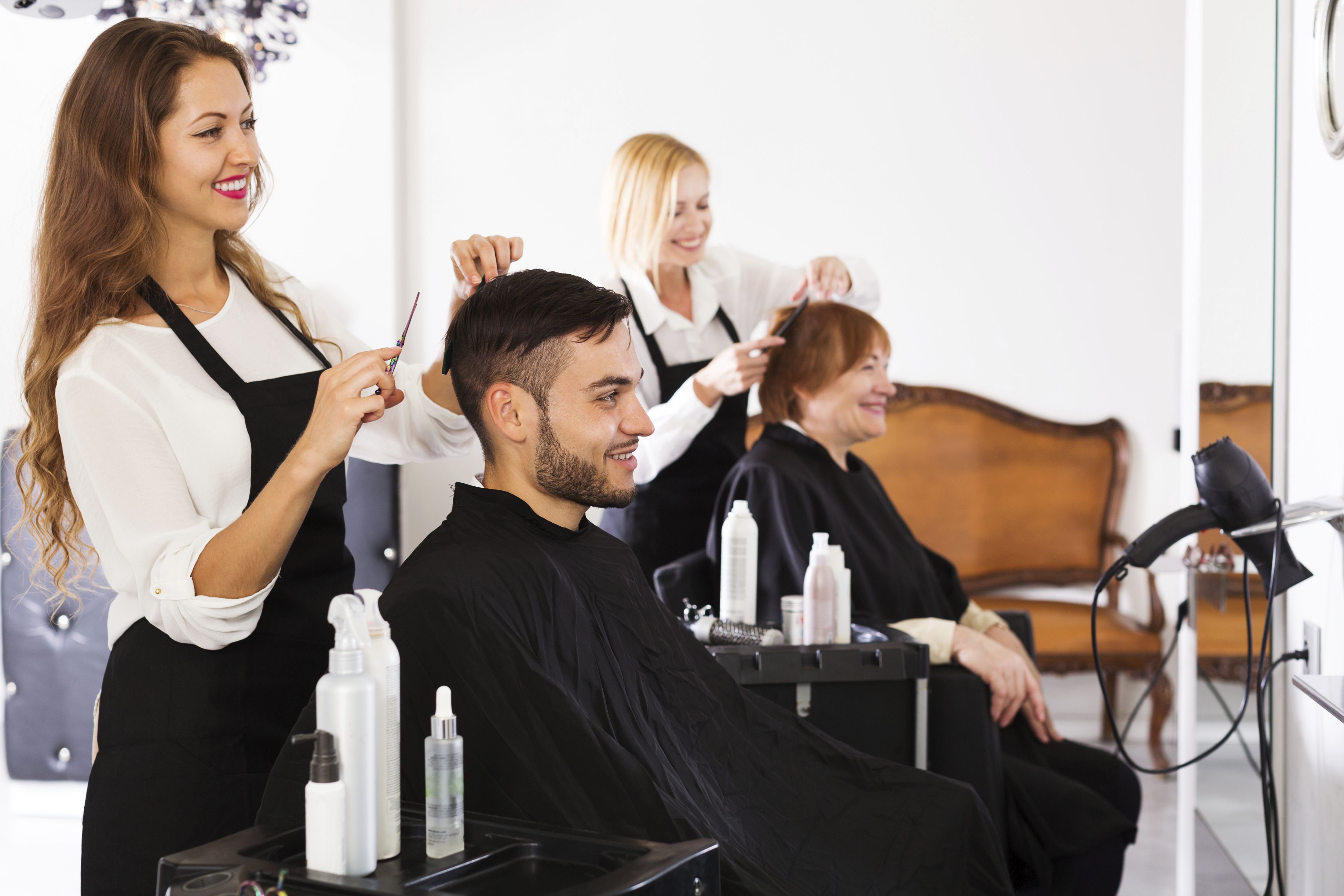 Corte y peinado personalizado: Belleza para el cabello de Salón Roldán Corte y peinado personalizado: Belleza para el cabello de Salón Roldán