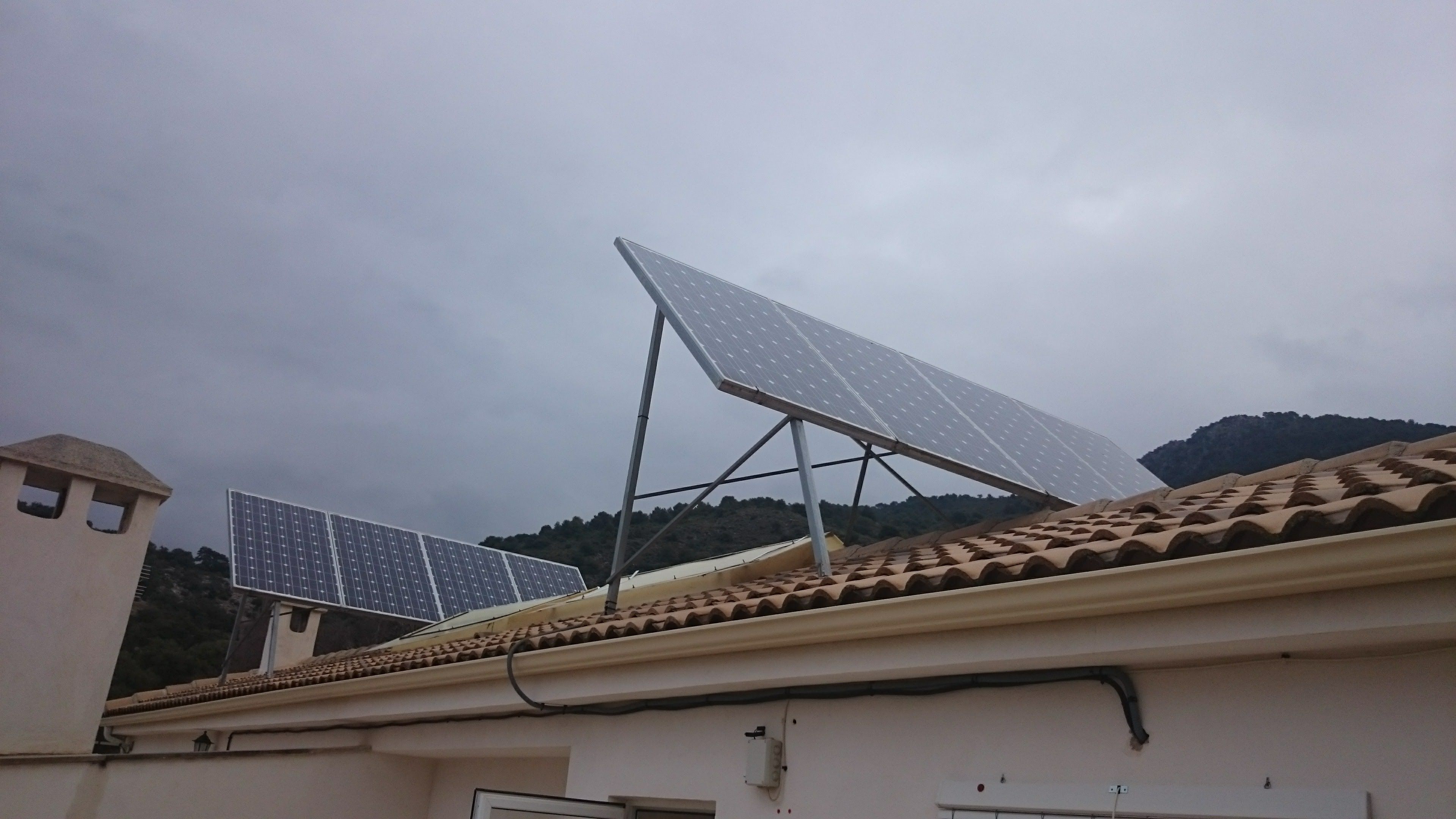 Energía solar térmica y fotovoltaica: Servicios de Instalaciones Pulido Energía solar térmica y fotovoltaica: Servicios de Instalaciones Pulido