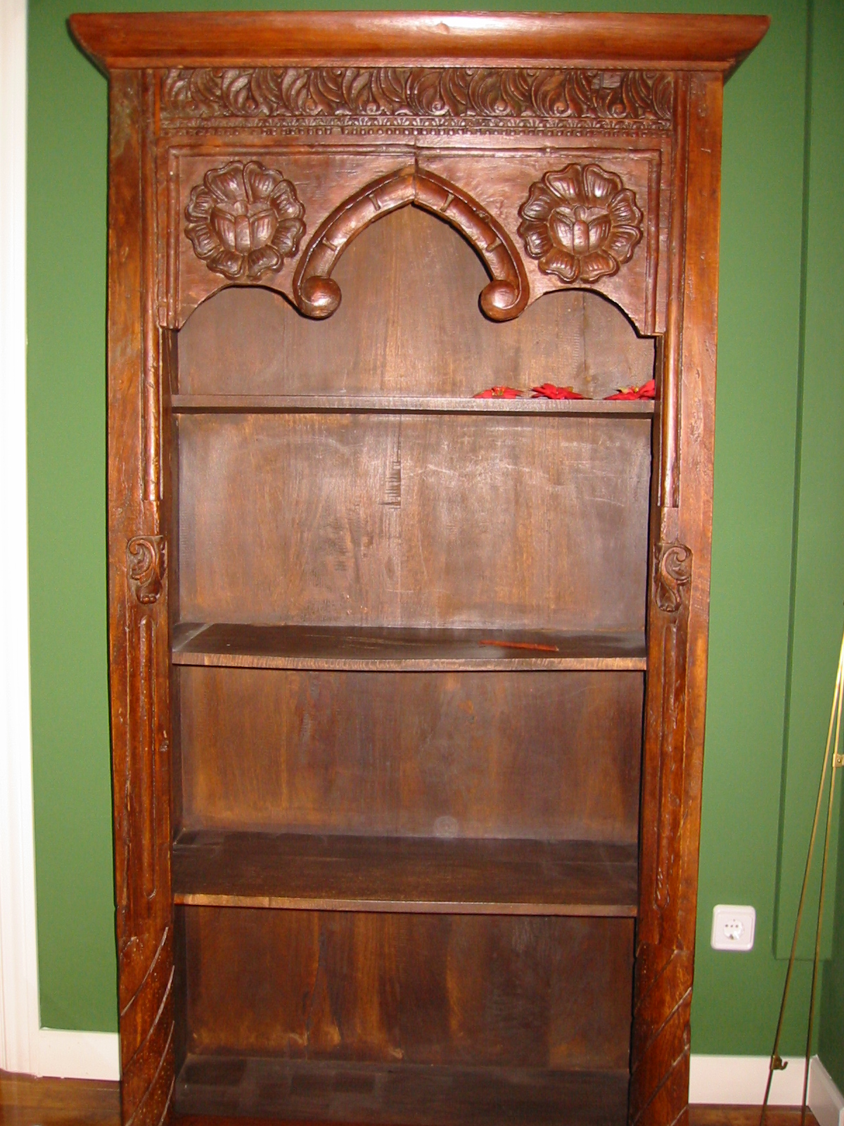 Tratamiento para la carcoma en muebles: Productos y servicios de Pirandello Restauro Tratamiento para la carcoma en muebles: Productos y servicios de Pirandello Restauro