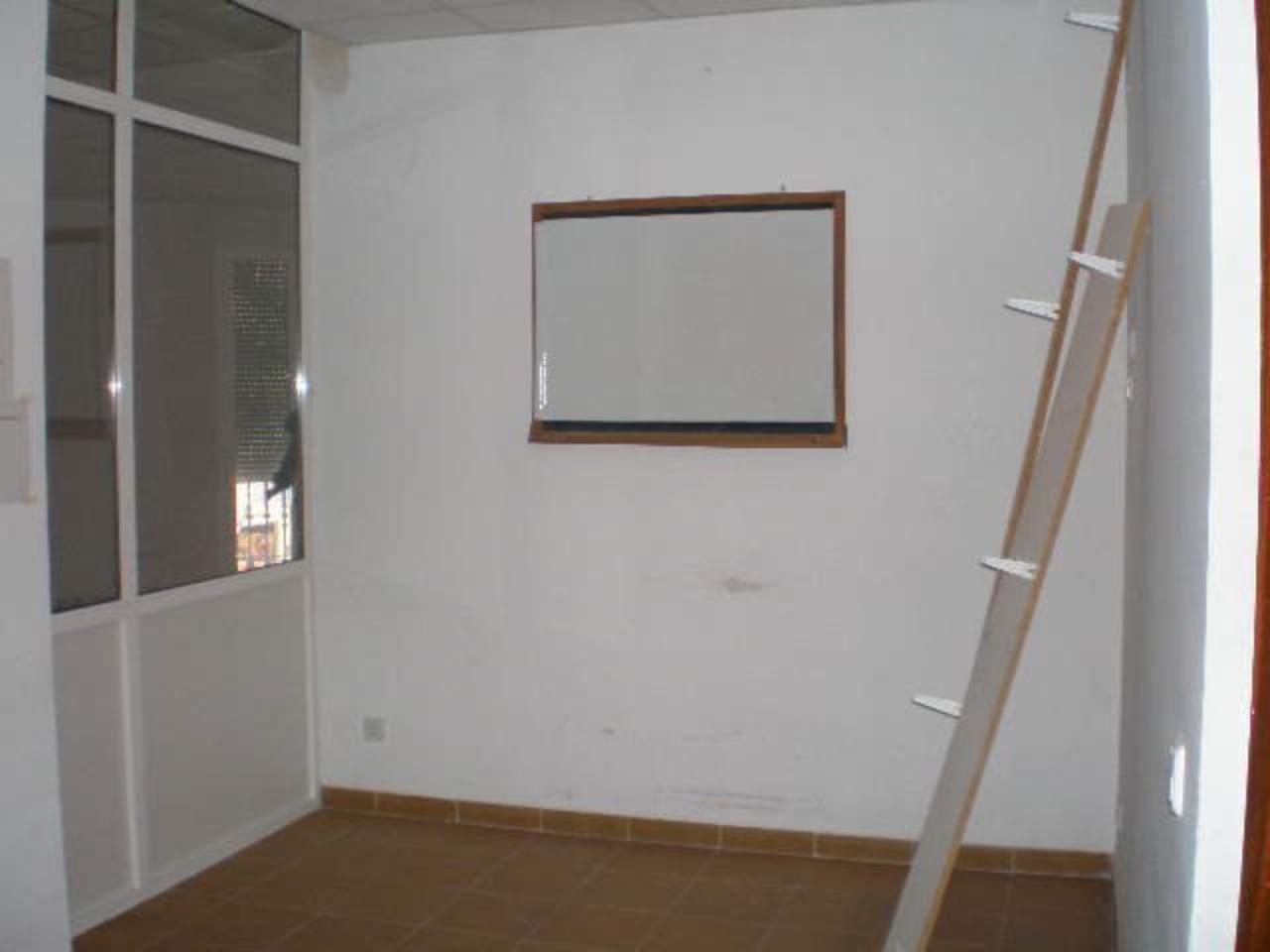 Tortosa Centro - Local en Alquiler - Exp: 04081: Inmuebles de Fincas Baix Ebre Tortosa Centro - Local en Alquiler - Exp: 04081: Inmuebles de Fincas Baix Ebre
