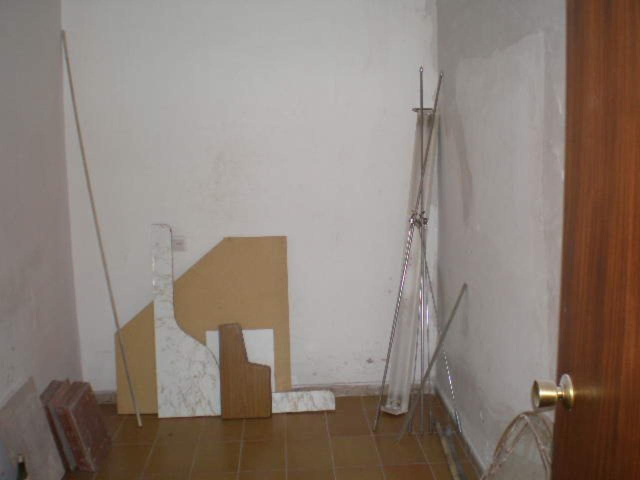 Tortosa Centro - Local en Alquiler - Exp: 04081: Inmuebles de Fincas Baix Ebre Tortosa Centro - Local en Alquiler - Exp: 04081: Inmuebles de Fincas Baix Ebre