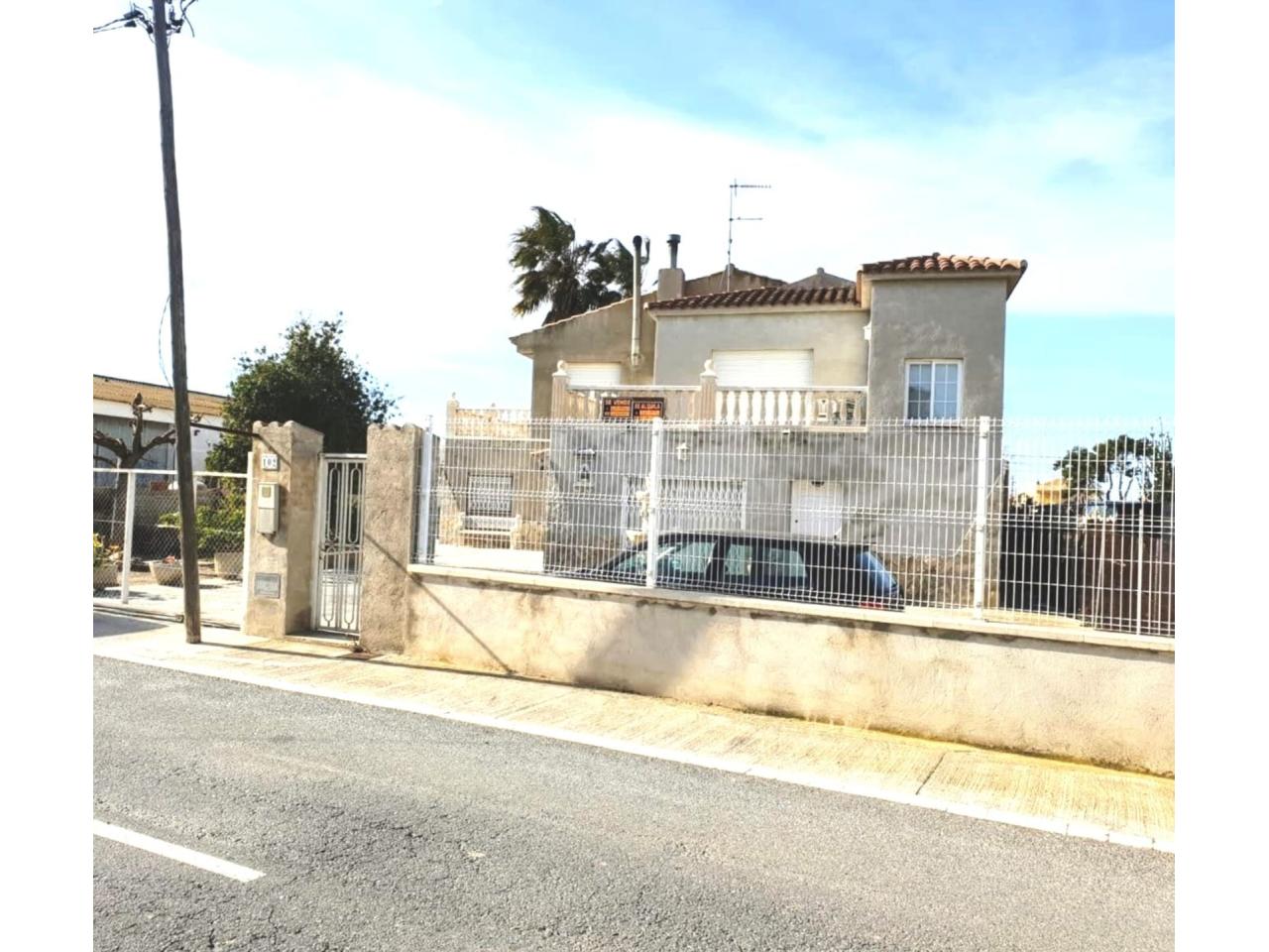 Deltebre - Chalet en Venta - Exp:13095: Inmuebles de Fincas Baix Ebre Deltebre - Chalet en Venta - Exp:13095: Inmuebles de Fincas Baix Ebre