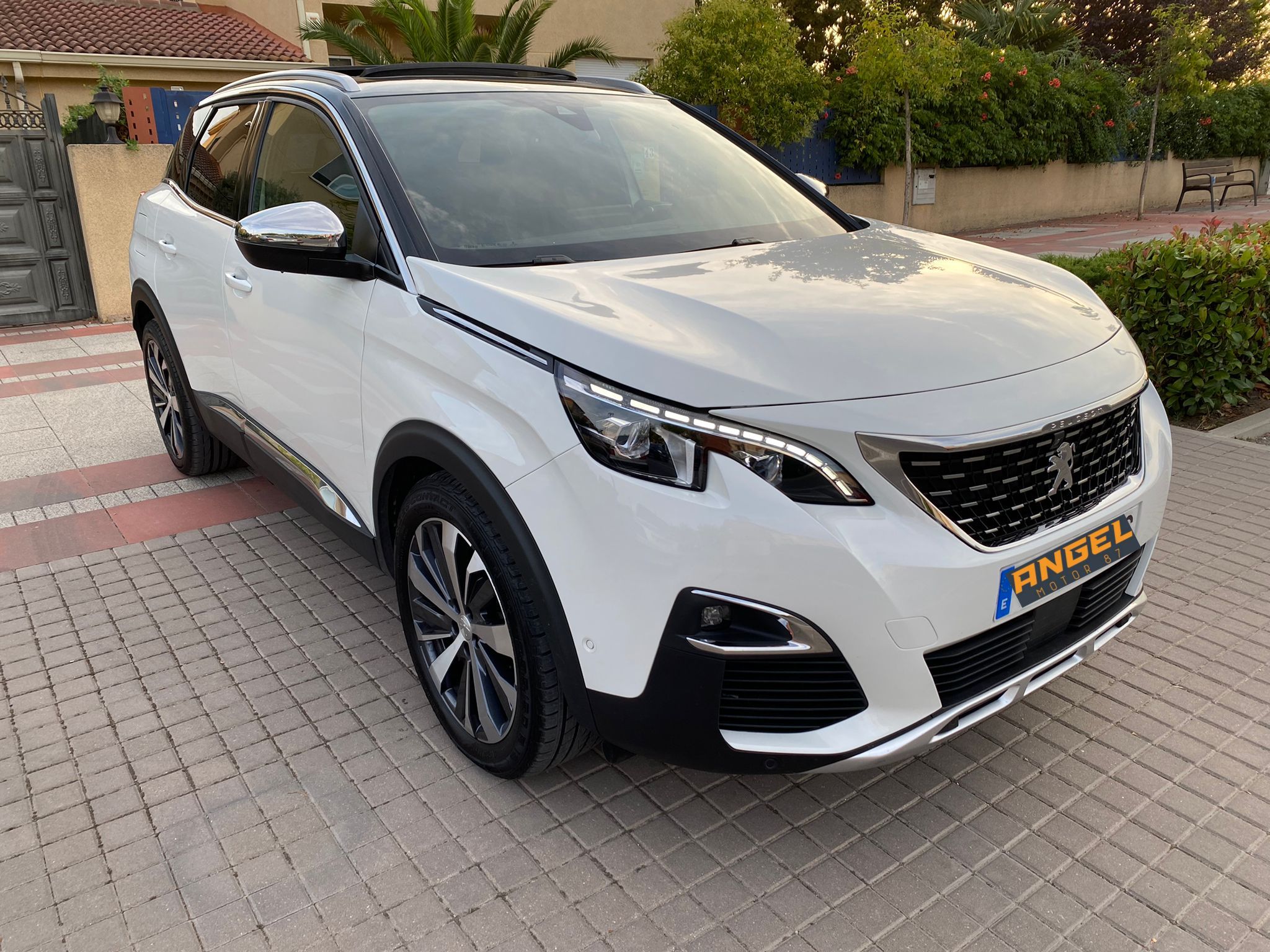 PEUGEOT 3008 2.0 BlueHDI 133kW 180CV SS GT EAT8 5p: Catálogo y Servicios de Ángel Motor 87 PEUGEOT 3008 2.0 BlueHDI 133kW 180CV SS GT EAT8 5p: Catálogo y Servicios de Ángel Motor 87