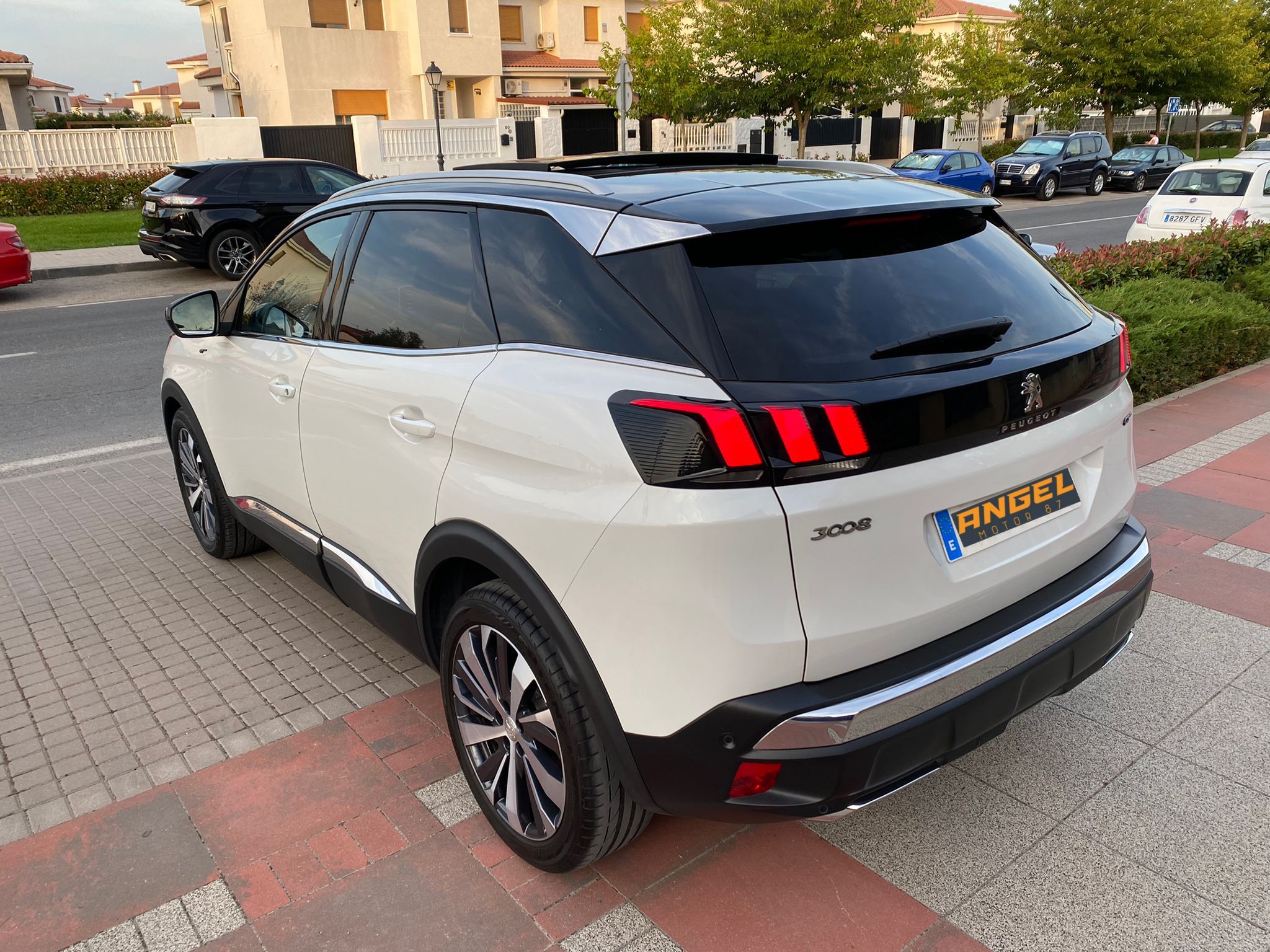 PEUGEOT 3008 2.0 BlueHDI 133kW 180CV SS GT EAT8 5p: Catálogo y Servicios de Ángel Motor 87 PEUGEOT 3008 2.0 BlueHDI 133kW 180CV SS GT EAT8 5p: Catálogo y Servicios de Ángel Motor 87