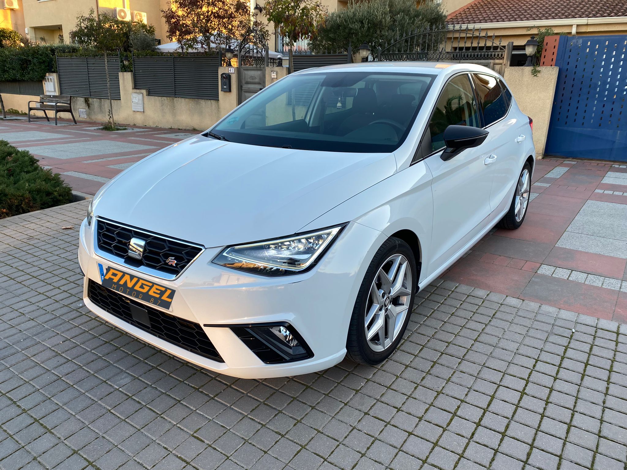 Seat Ibiza FR 1.0 ecoTSI 115cv: Catálogo y Servicios de Ángel Motor 87 Seat Ibiza FR 1.0 ecoTSI 115cv: Catálogo y Servicios de Ángel Motor 87
