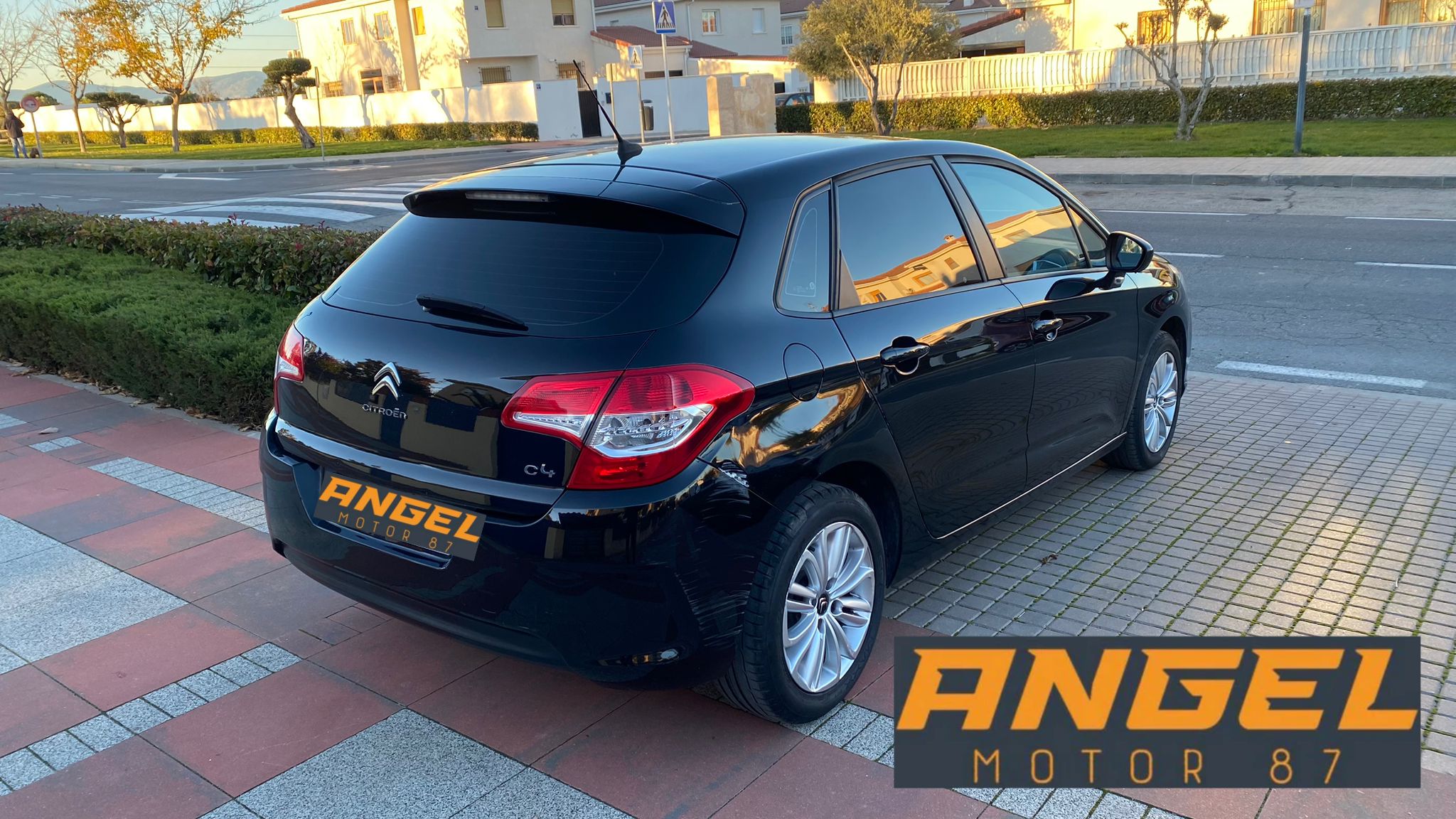 Citroën C4 1.6 HDI 90cv Tonic: Catálogo y Servicios de Ángel Motor 87 Citroën C4 1.6 HDI 90cv Tonic: Catálogo y Servicios de Ángel Motor 87