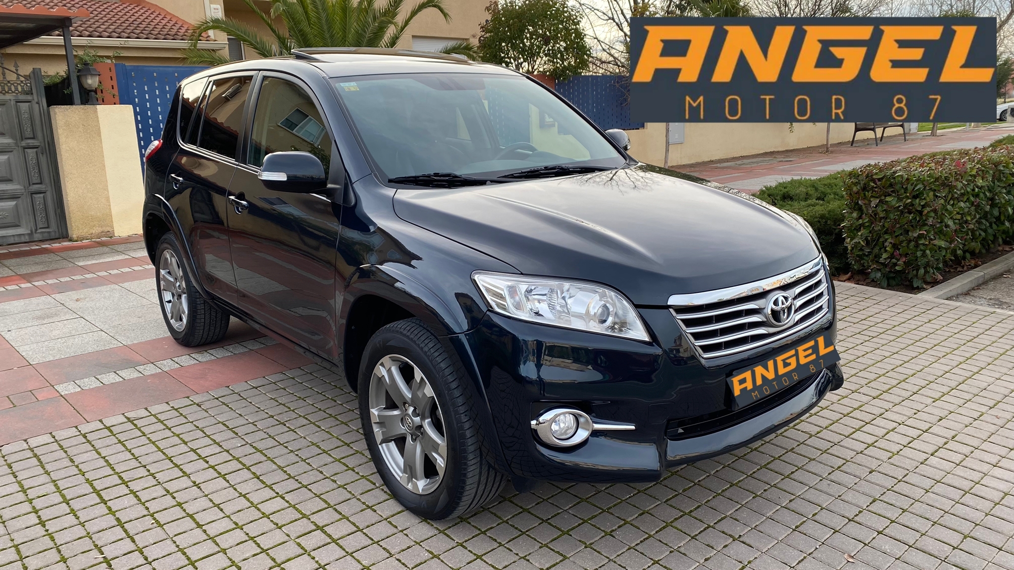 TOYOTA RAV4 2.2 DDCAT EXECUTIVE AUTOMATICO 4X4: Catálogo y Servicios de Ángel Motor 87 TOYOTA RAV4 2.2 DDCAT EXECUTIVE AUTOMATICO 4X4: Catálogo y Servicios de Ángel Motor 87