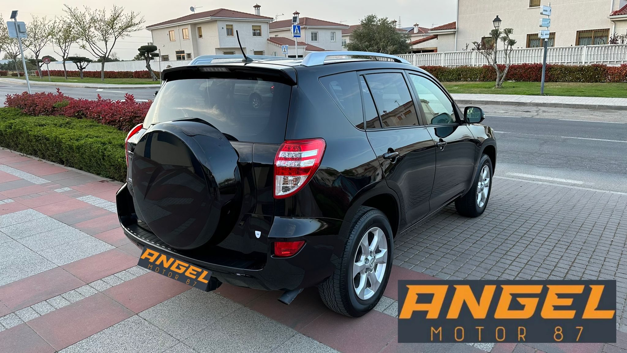 TOYOTA RAV4 D-4D 2.2 ADVANCE 4x4: Catálogo y Servicios de Ángel Motor 87 TOYOTA RAV4 D-4D 2.2 ADVANCE 4x4: Catálogo y Servicios de Ángel Motor 87