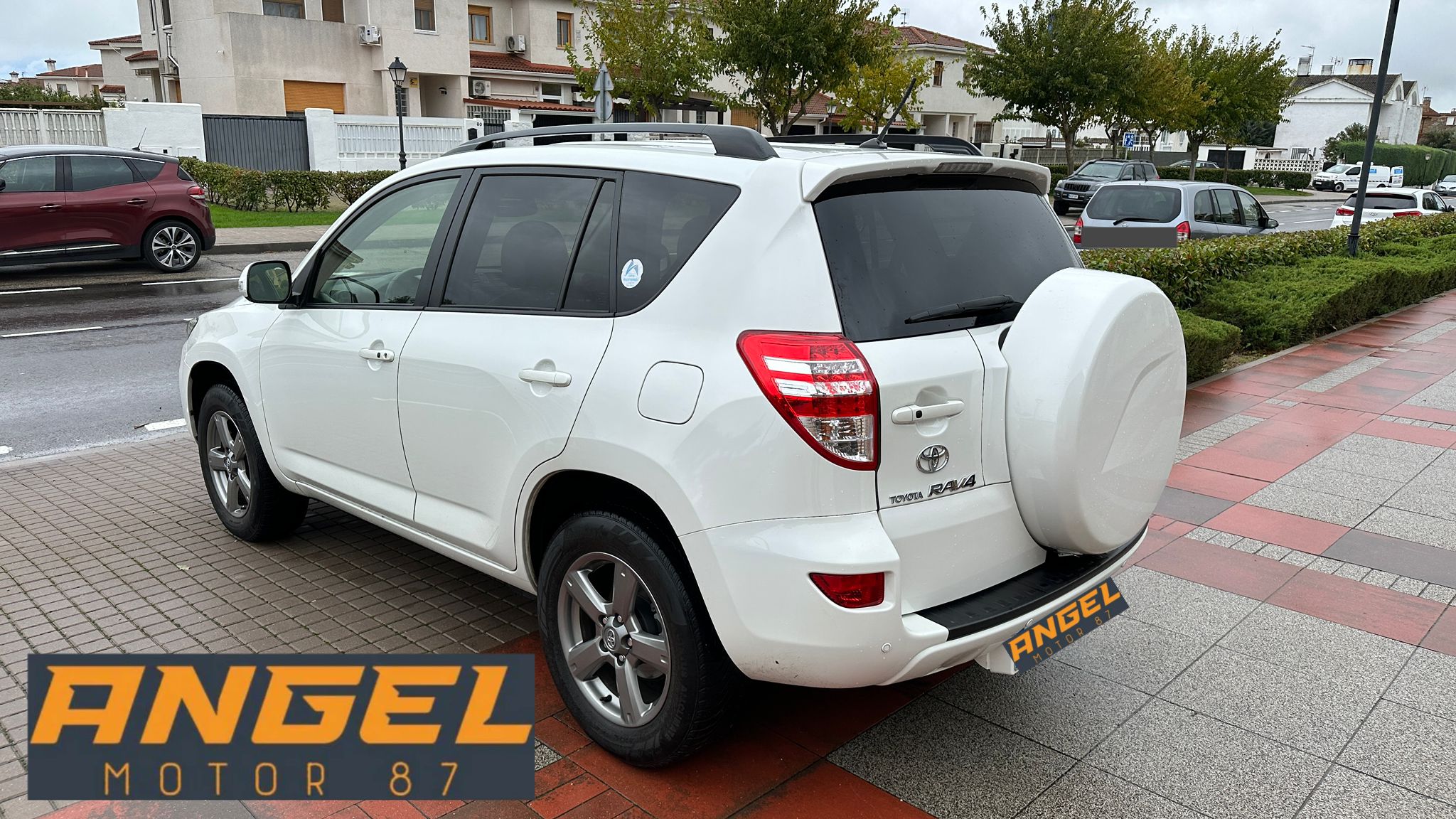 Toyota Rav4 2.2 D4D Advance 4X4: Catálogo y Servicios de Ángel Motor 87 Toyota Rav4 2.2 D4D Advance 4X4: Catálogo y Servicios de Ángel Motor 87
