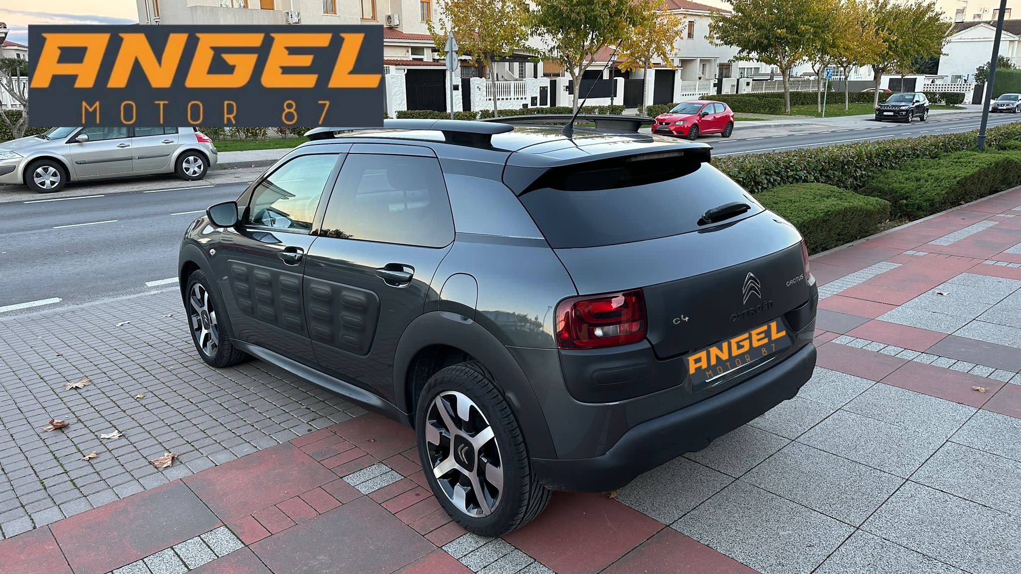 Citroën C4 Cactus BlueHDI 100cv ETG6 Feel 5p: Catálogo y Servicios de Ángel Motor 87 Citroën C4 Cactus BlueHDI 100cv ETG6 Feel 5p: Catálogo y Servicios de Ángel Motor 87
