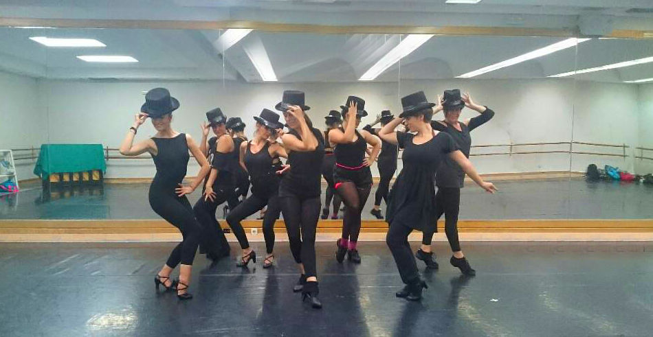 Jazz Musical y lírico: Clases de Escuela de Danza Duque Jazz Musical y lírico: Clases de Escuela de Danza Duque