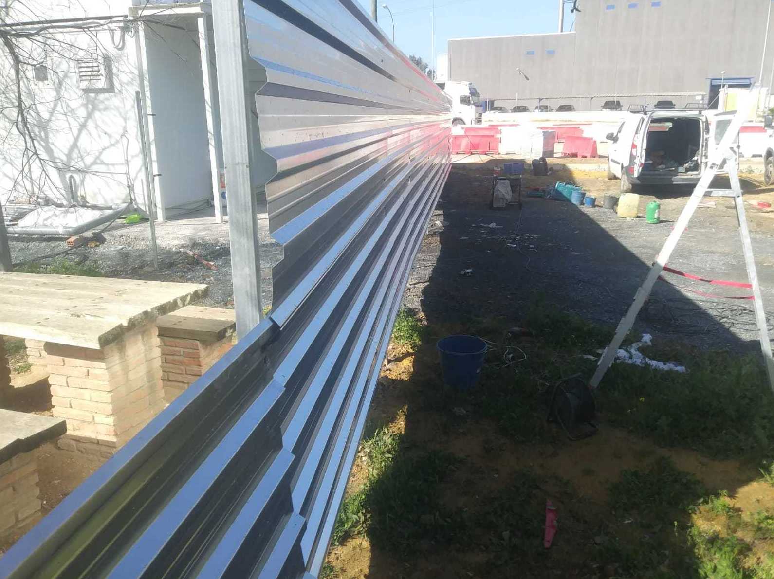 Cerramiento en paño electrosoldado: Productos y Servicios de Mallas Aroa Cerramiento en paño electrosoldado: Productos y Servicios de Mallas Aroa