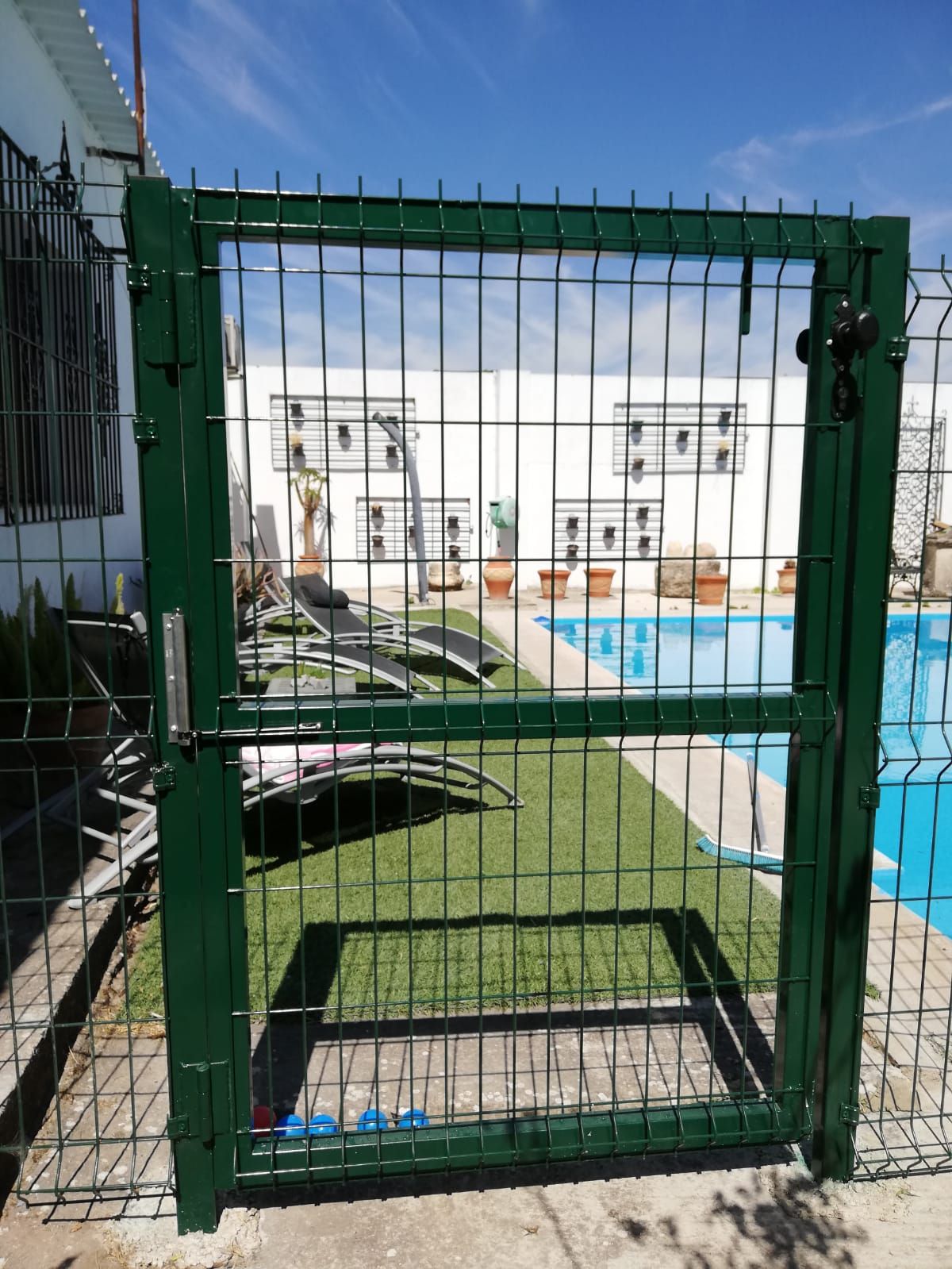 Cerramiento en paño electrosoldado: Productos y Servicios de Mallas Aroa Cerramiento en paño electrosoldado: Productos y Servicios de Mallas Aroa