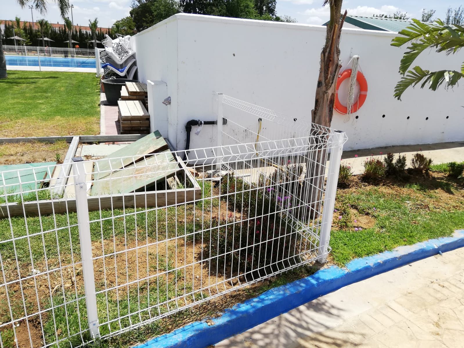 Cerramiento en paño electrosoldado: Productos y Servicios de Mallas Aroa Cerramiento en paño electrosoldado: Productos y Servicios de Mallas Aroa