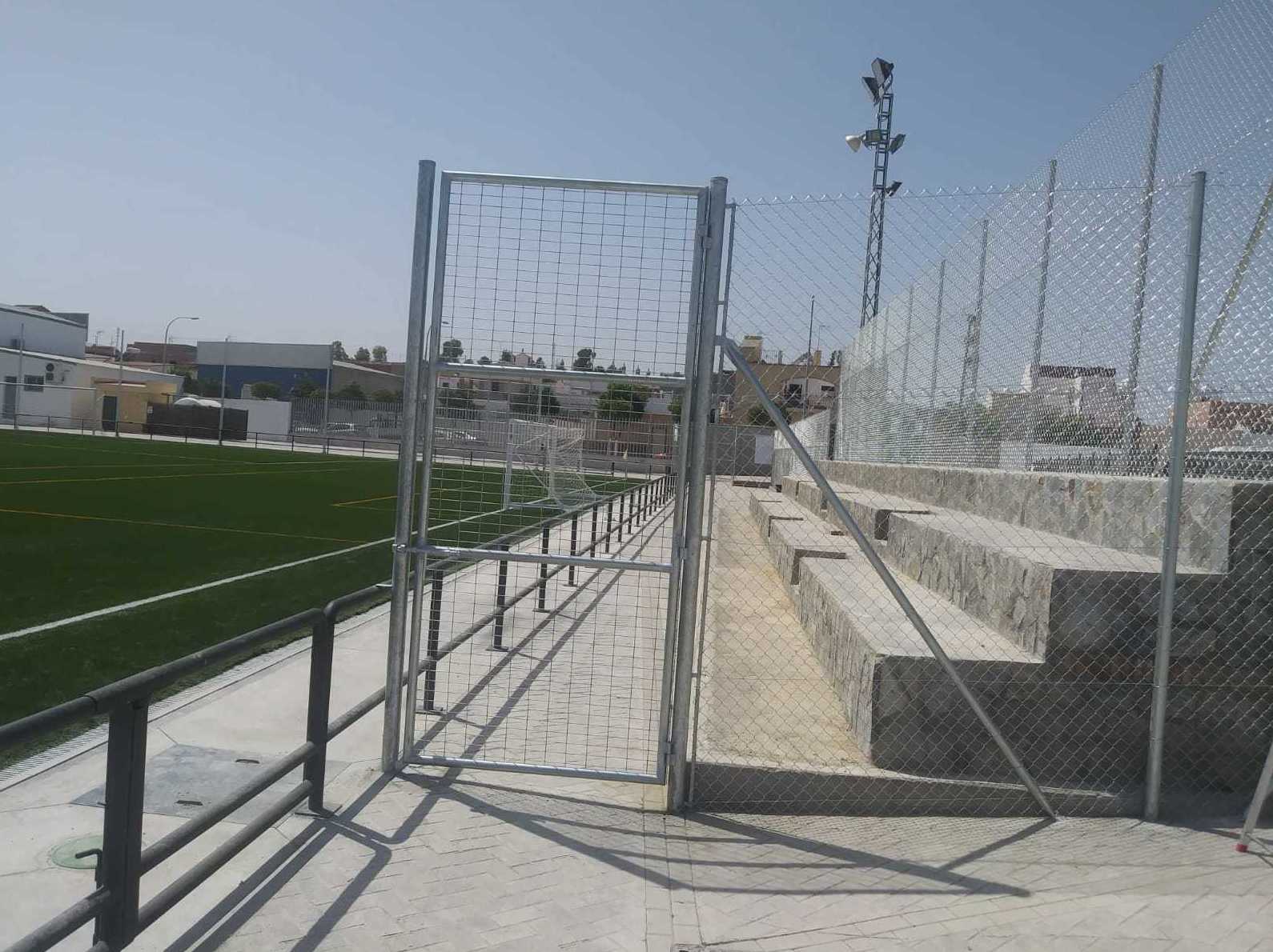 CERRAMIENTOS PARA INSTALACIONES DEPORTIVAS CERRAMIENTOS PARA INSTALACIONES DEPORTIVAS