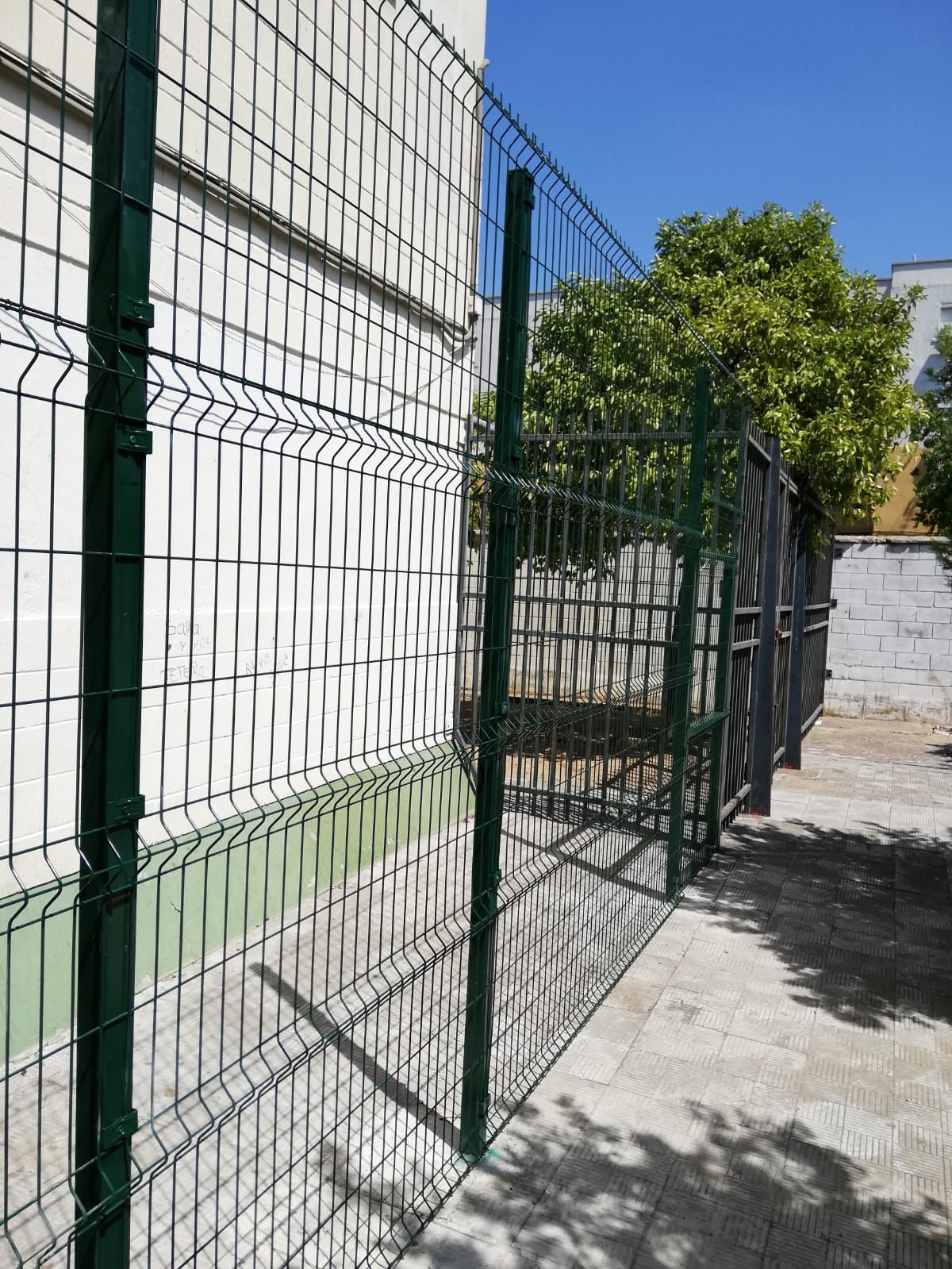 Cerramiento en paño electrosoldado: Productos y Servicios de Mallas Aroa Cerramiento en paño electrosoldado: Productos y Servicios de Mallas Aroa