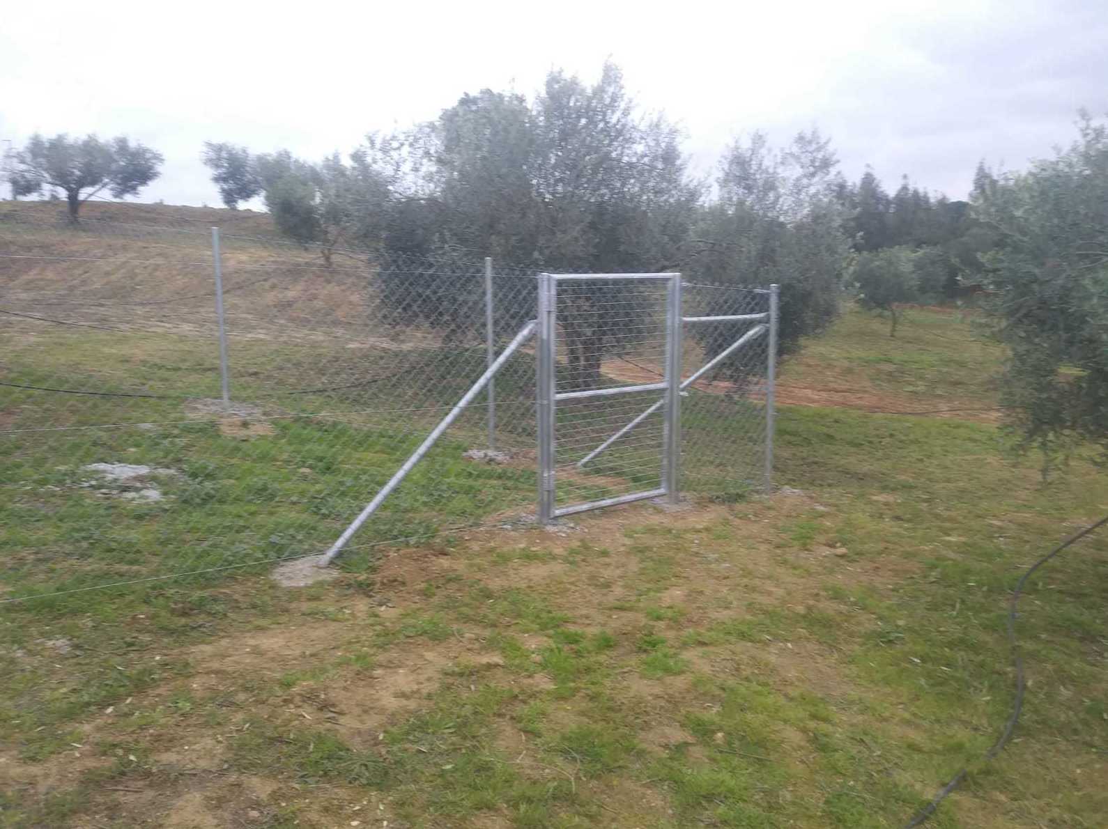 Alambrada metálica: Productos y Servicios de Mallas Aroa Alambrada metálica: Productos y Servicios de Mallas Aroa