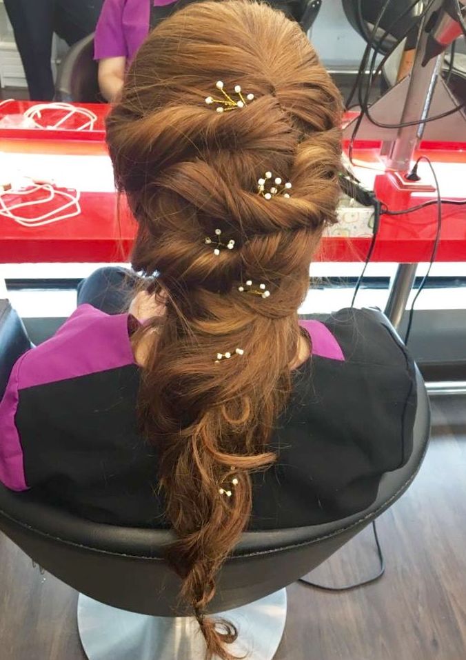 Novias, recogidos de fiesta , semi recogidos: Servicios de Arminza Peluquería Novias, recogidos de fiesta , semi recogidos: Servicios de Arminza Peluquería