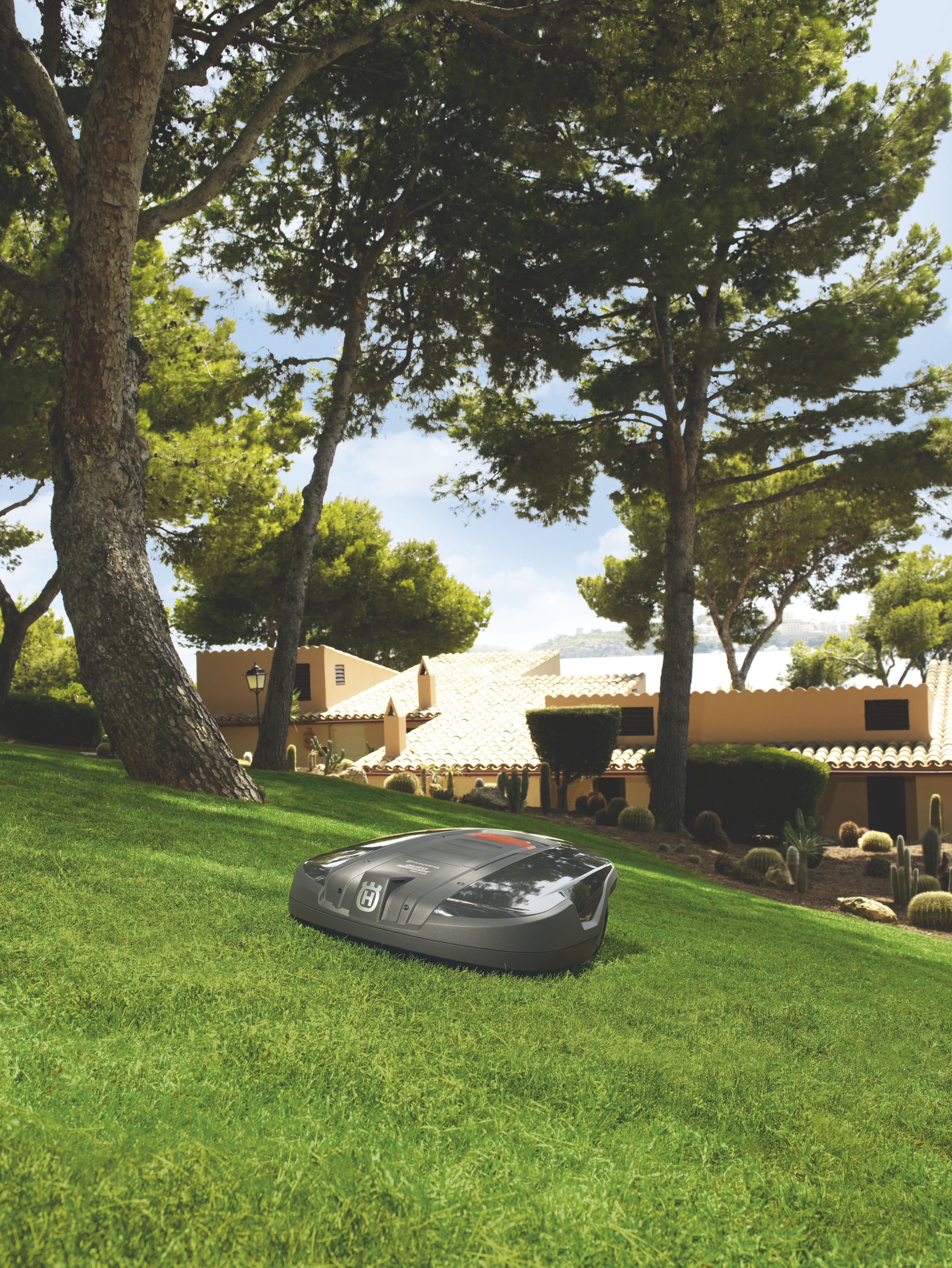 Robot cortacesped Automower®: Servicios de SATG MAIZEN SL Robot cortacesped Automower®: Servicios de SATG MAIZEN SL
