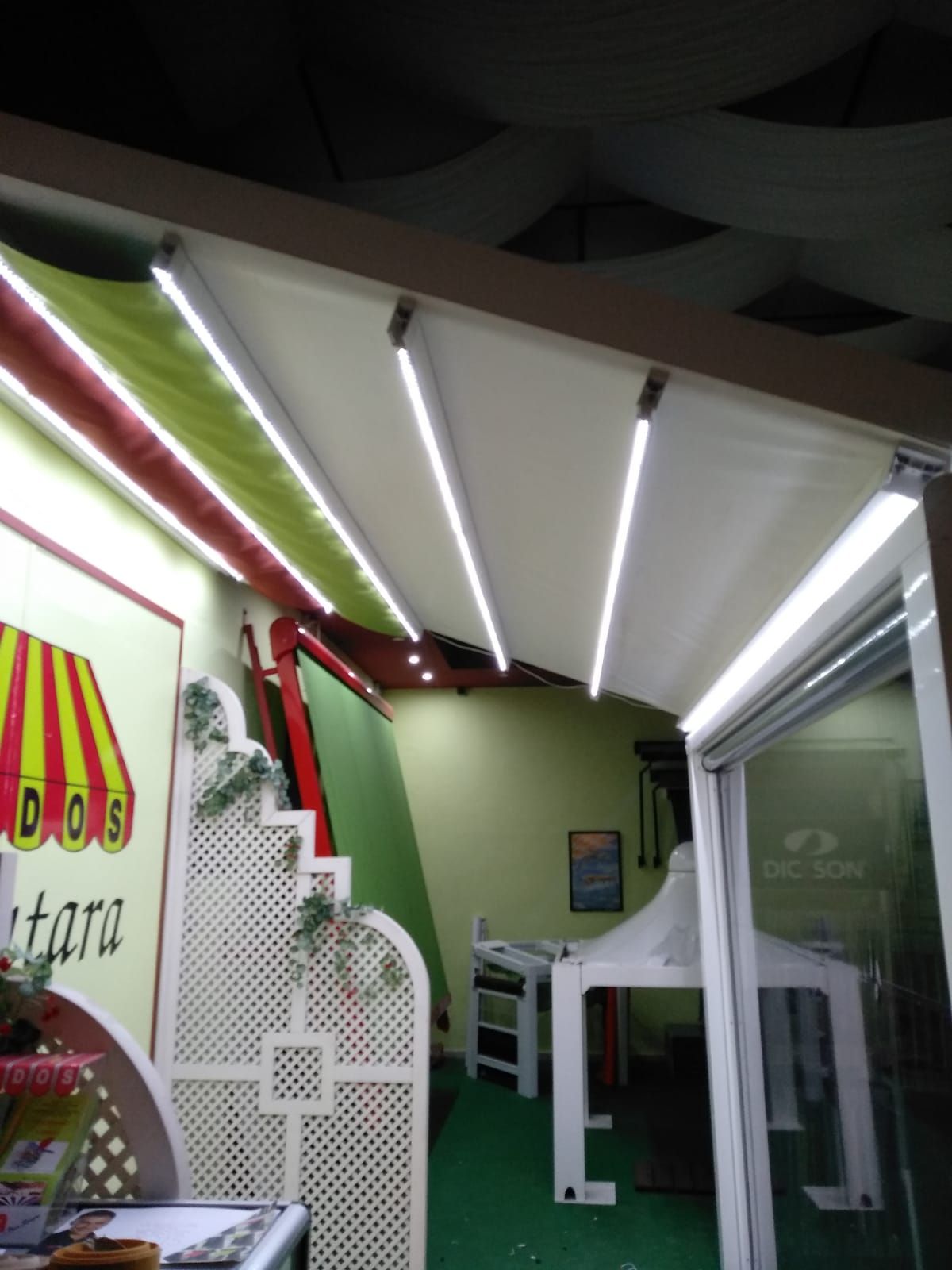 Toldo PergoRain: Modelos de Toldos Alcántara Toldo PergoRain: Modelos de Toldos Alcántara