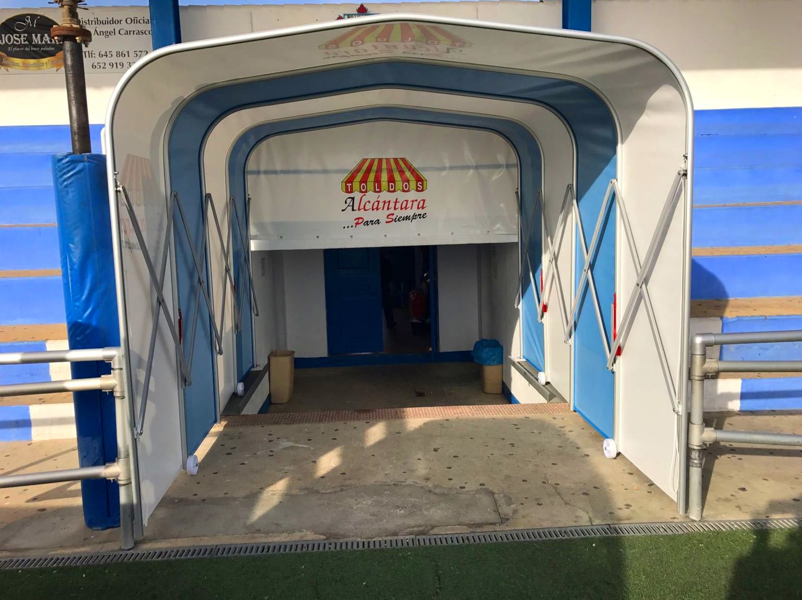 Tunel de Entrada a Campo de Futbol