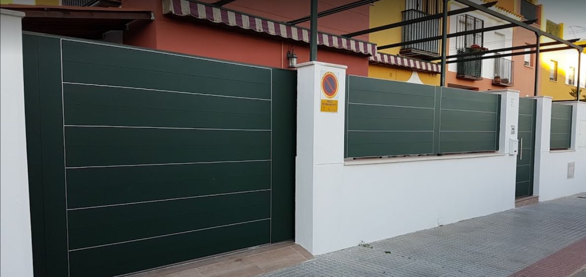 Puertas abatibles en Sevilla