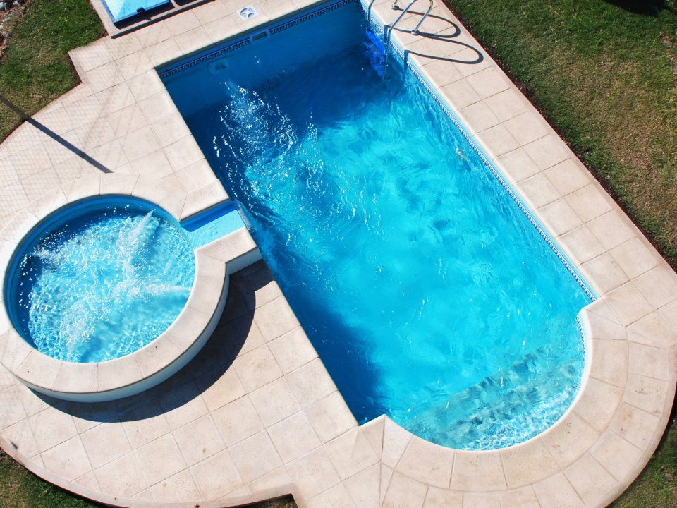 DiseÃ±o y construcciÃ³n de piscinas de hormigÃ³n personalizadas en Alicante