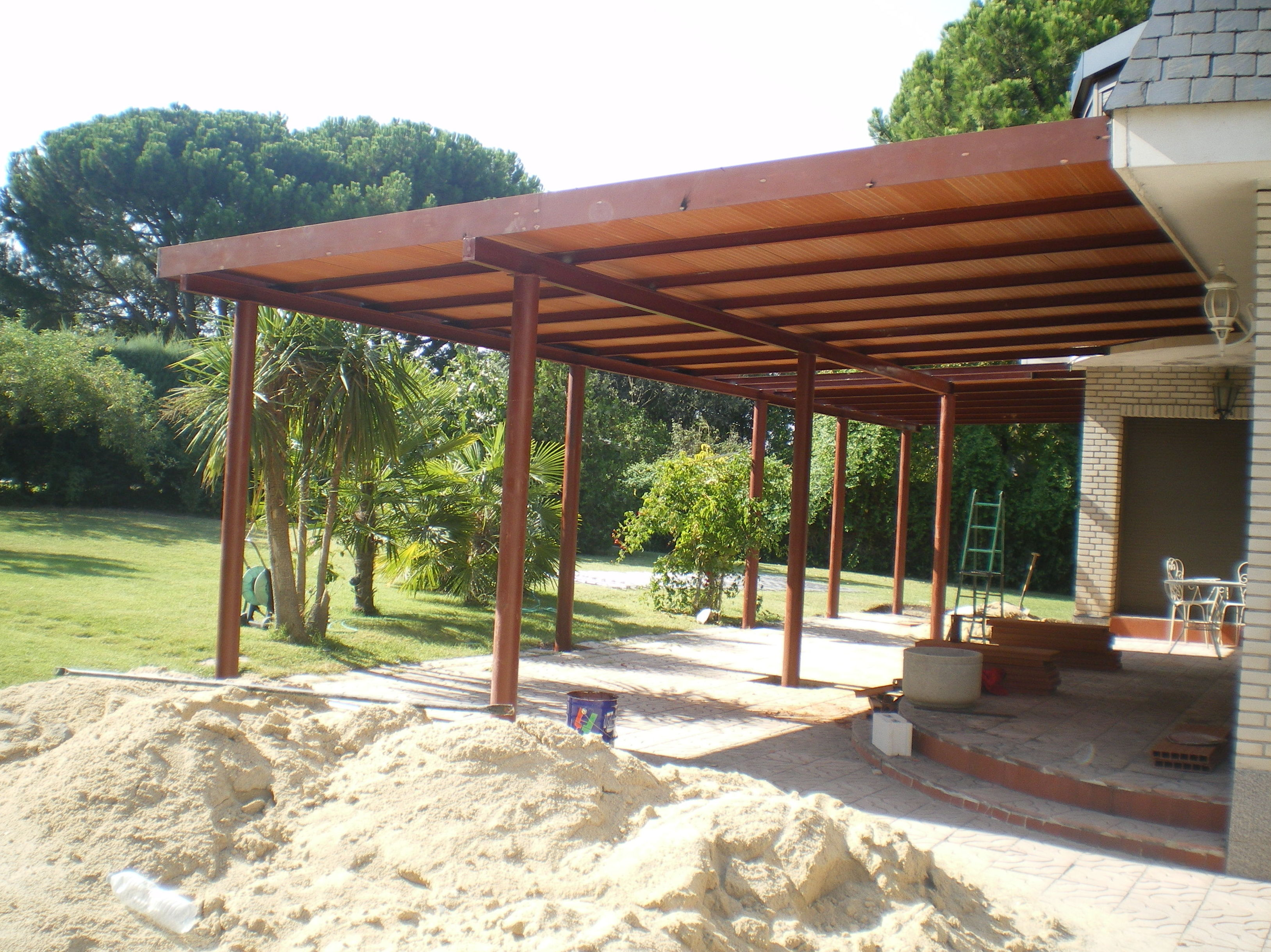 Estructura metálica de ampliación de la vivienda. Estructura metálica de ampliación de la vivienda.