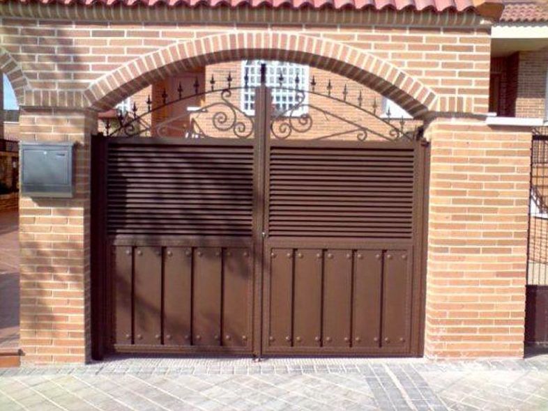 Puerta de carruajes. Puerta de carruajes.