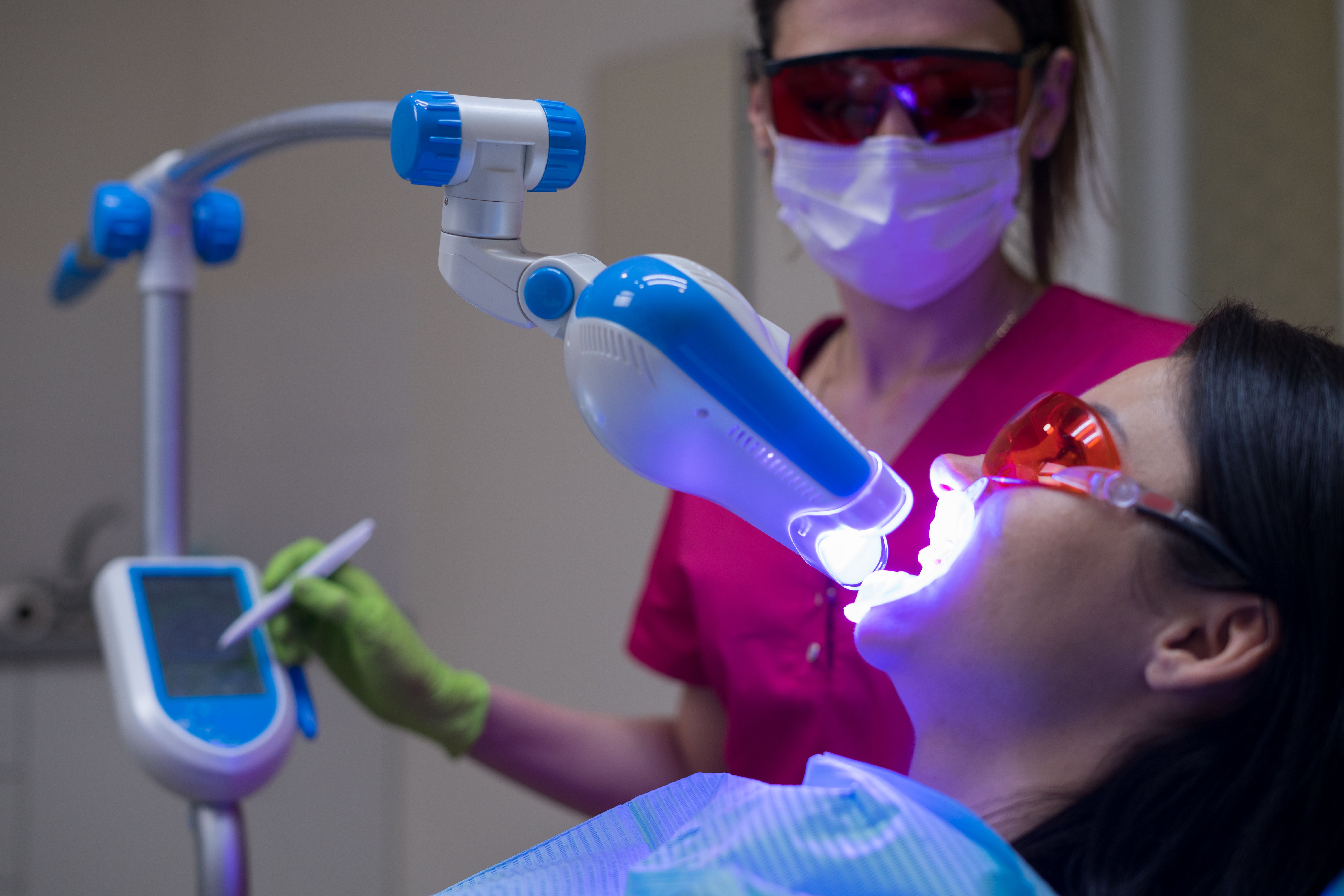 Blanqueamiento láser: Especialidades de Clínica Dental Europa Blanqueamiento láser: Especialidades de Clínica Dental Europa