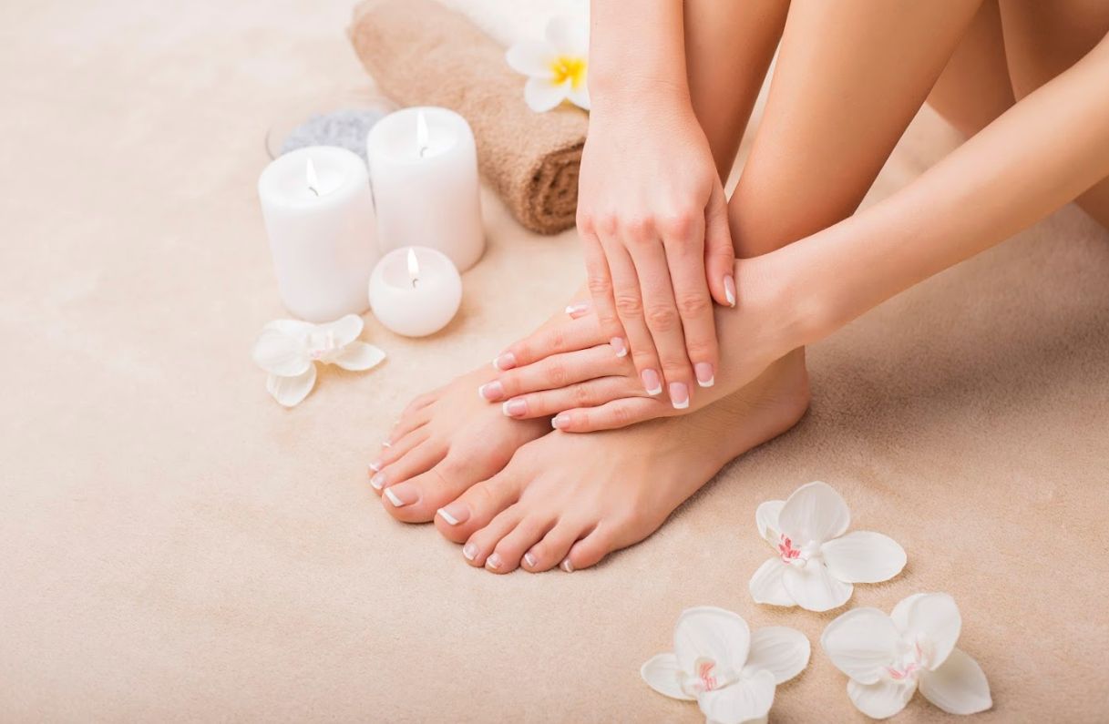 Manicura y pedicura: Tratamientos de Beauty Room Manicura y pedicura: Tratamientos de Beauty Room
