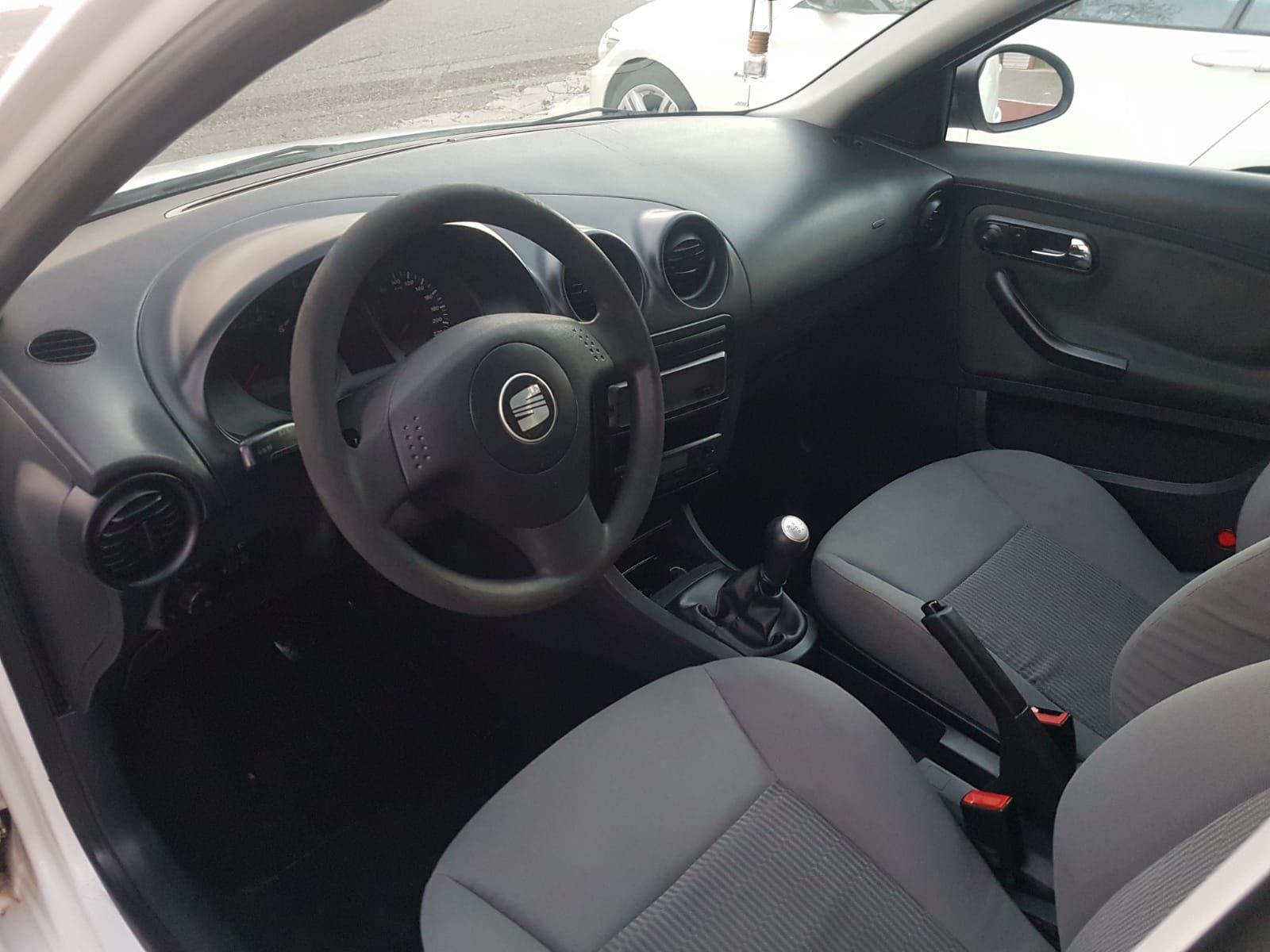 Seat Ibiza 1.4 Gasolina: Nuestro taller de Ferrer Automocio Seat Ibiza 1.4 Gasolina: Nuestro taller de Ferrer Automocio